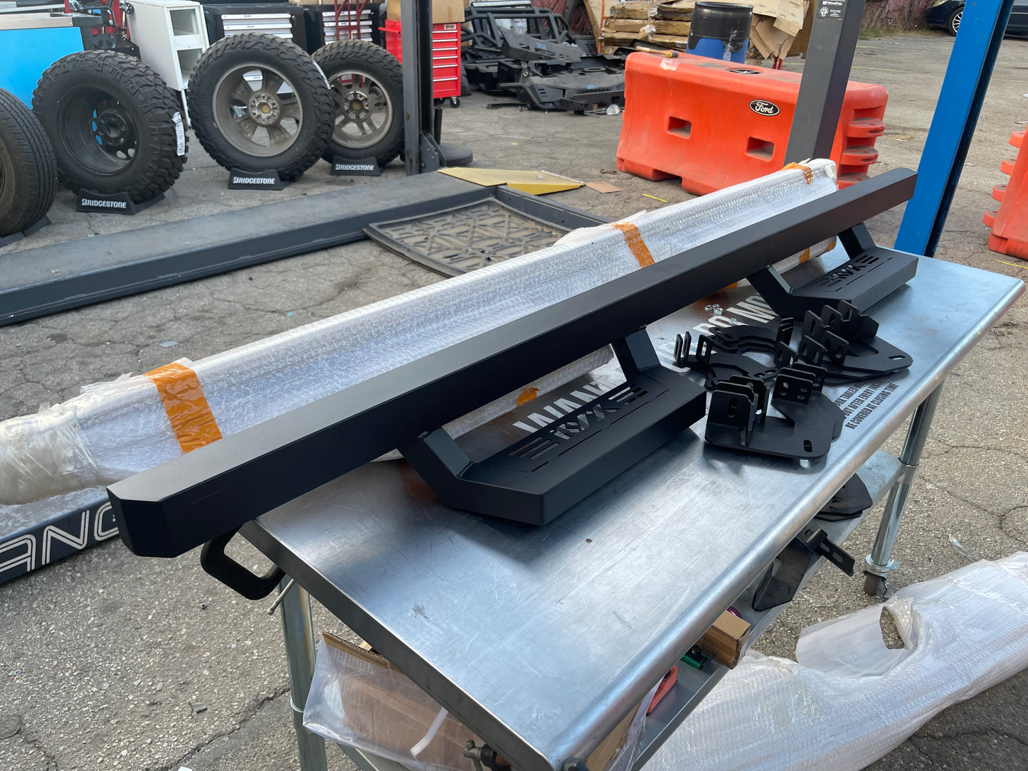 Off Road heavy duty style running Boards For 09-18 Dodge Ram 1500 quad cab models only estribos escalon steppers.