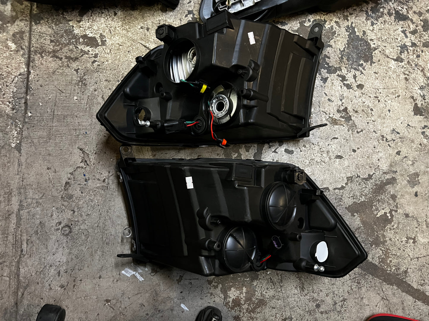 As is 09-17 dodge ram 1500 headlights