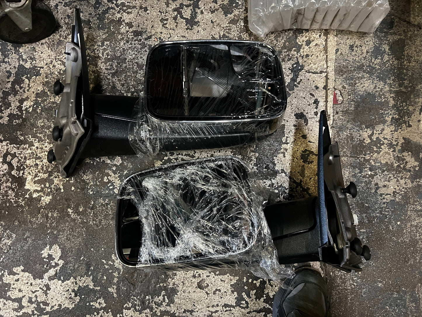 Chrome towing mirrors for 02-08 dodge ram 1500 and 03-09 ram 2500 3500