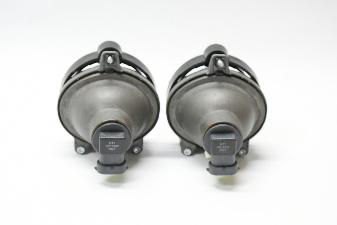 Fog light luz antiniebla
10-18 gmc terrain 13-15 acadia 06-08 chevy malibu 06-07 montecarlo 07-15 equinox 08-11 chevy hhr 08-15 buick enclave 09 allure FL-OEM-005P