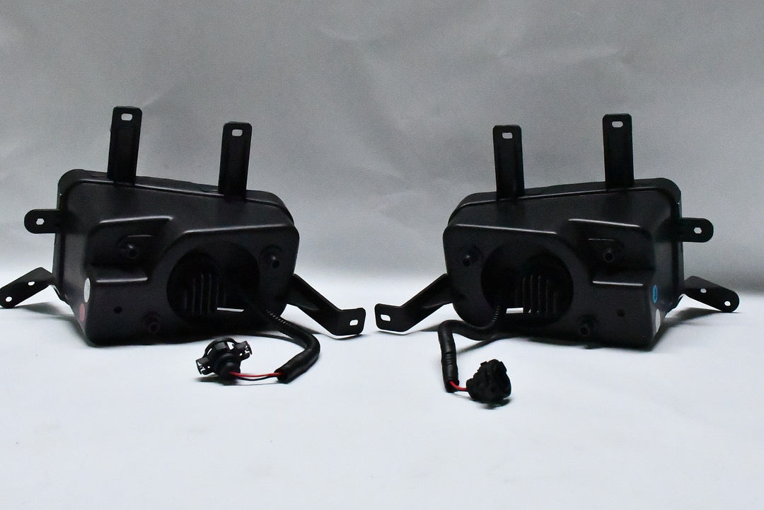 LED Smoked Fog Light With Switch luz antiniebla ahumado con interruptor 15-20 Tahoe / 15-20 Suburban / 16-19 Suburban 3500 FL-ZTL-265-sm