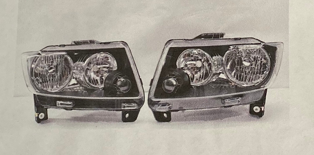 11-13 JEEP GRAND CHEROKEE BLACK HOUSING WITH CLEAR CORNER HEADLIGHTS