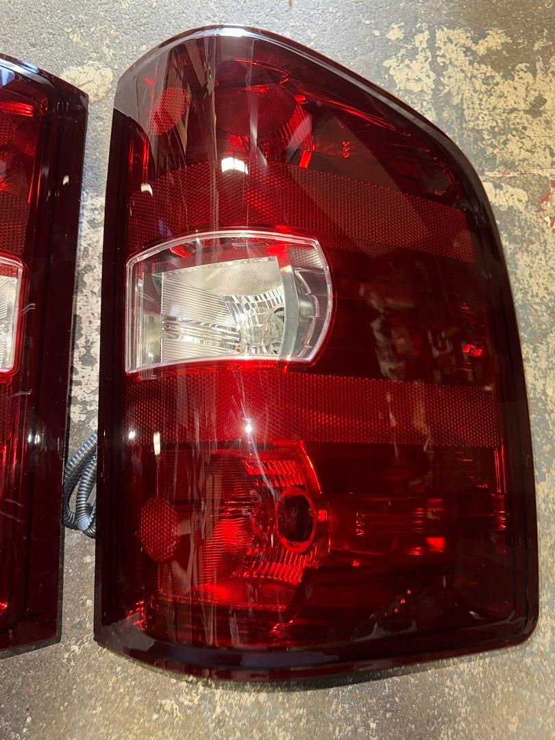 07-13 CHEVY SILVERADO 1500 RED SMOKED ORIGINAL STYLE TAILLIGHTS