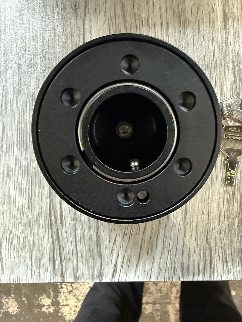 STEERING WHEEL VERSION 2 QUICK RELEASE SHORT HUB ADAPTER WITH MOUNTING BOLTS, QUICK LOCK W/FREE SPIN BLACK