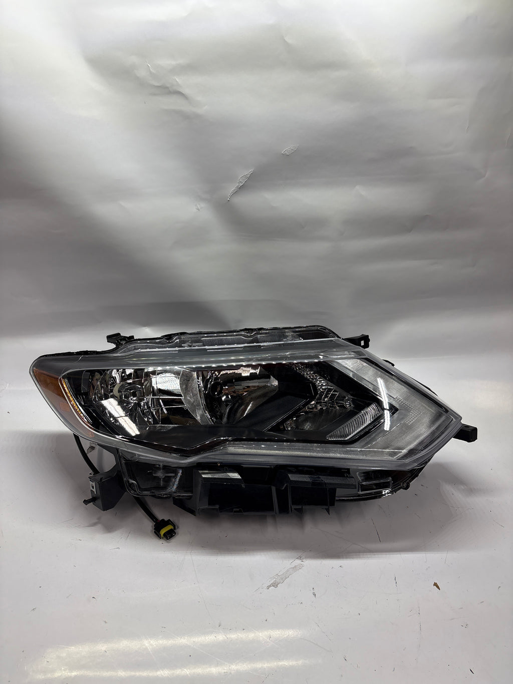 OEM-HL-0130-R Right Side Halogen/LED Headlight Compatible with 2017-2020 Rogue, Black Housing Amber Reflector