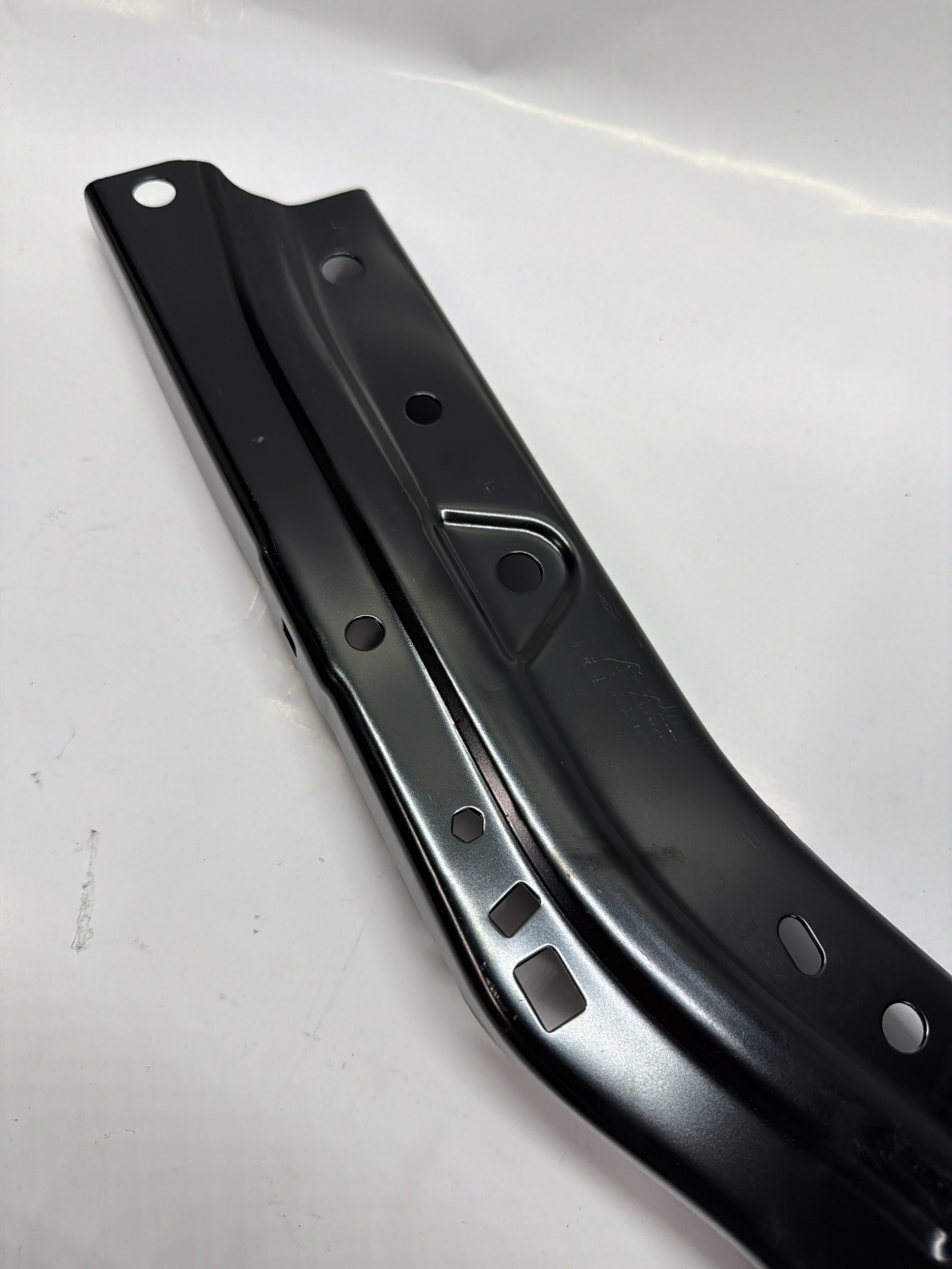 84199117 Genuine GM 16-23 Camaro Front Driver Side Fender Front Brace