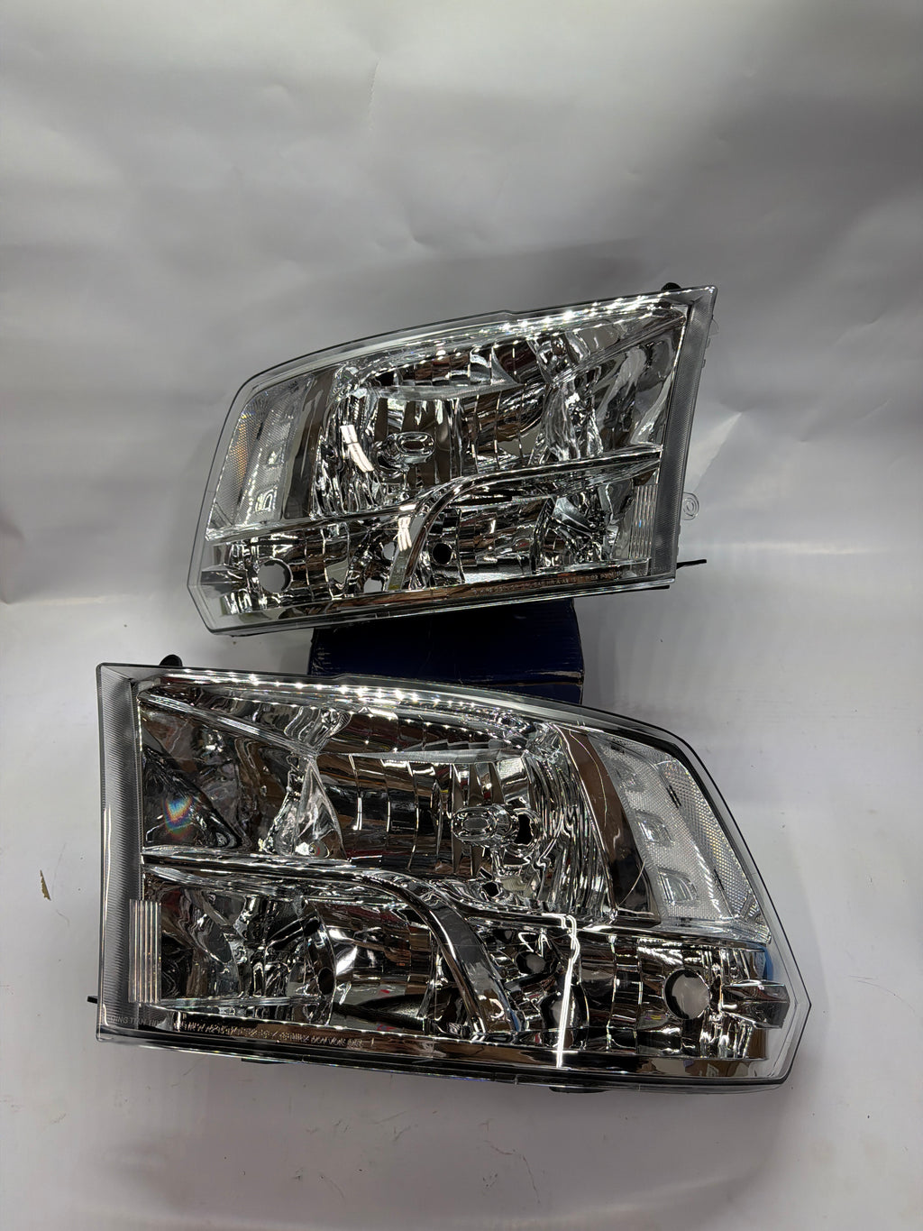 09-17 DODGE RAM 1500 10-17 DODGE RAM 2500 3500 CLEAR LENS CHROME HOUSING HEADLIGHTS