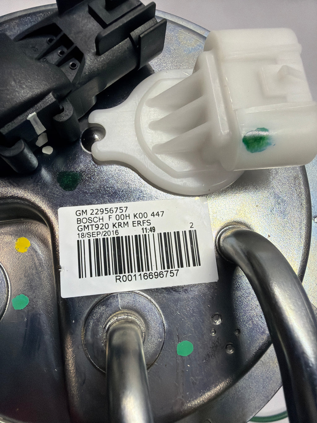 19300964 M100125 AC Delco Electric Fuel Pump Gas for fuel Pump Module without Fuel Level Sensor, with Pressure Sensor and Seal - Chevy GMC Yukon Chevrolet Tahoe