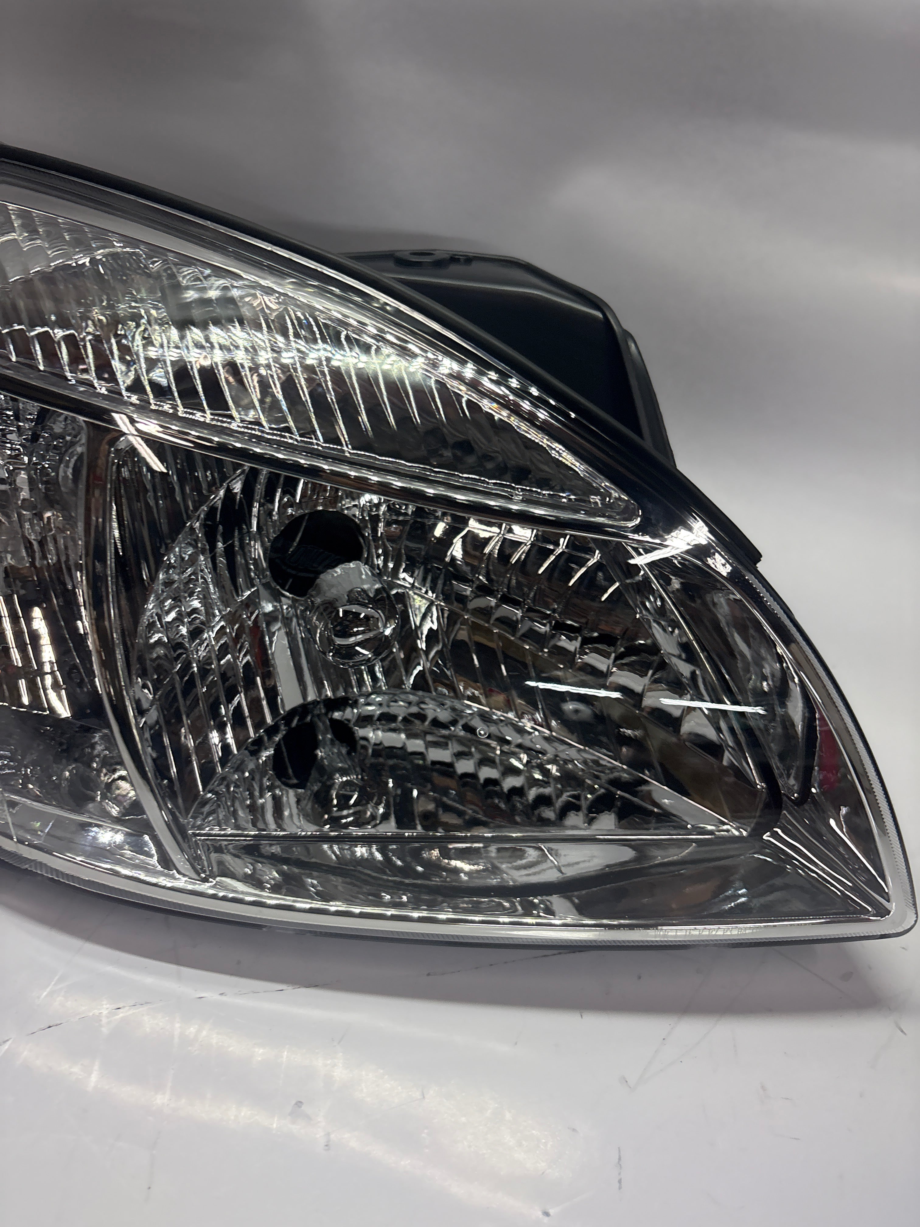 06-08 Kia Rio / Rio5 Chrome Clear Right Passenger Side Headlight