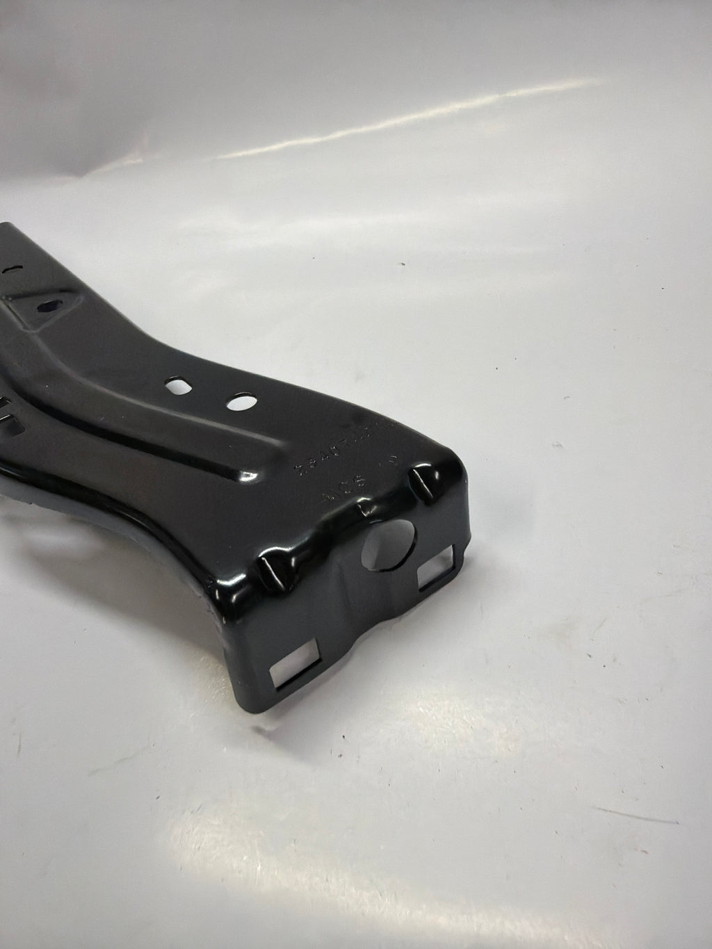 84199117 Genuine GM 16-23 Camaro Front Driver Side Fender Front Brace