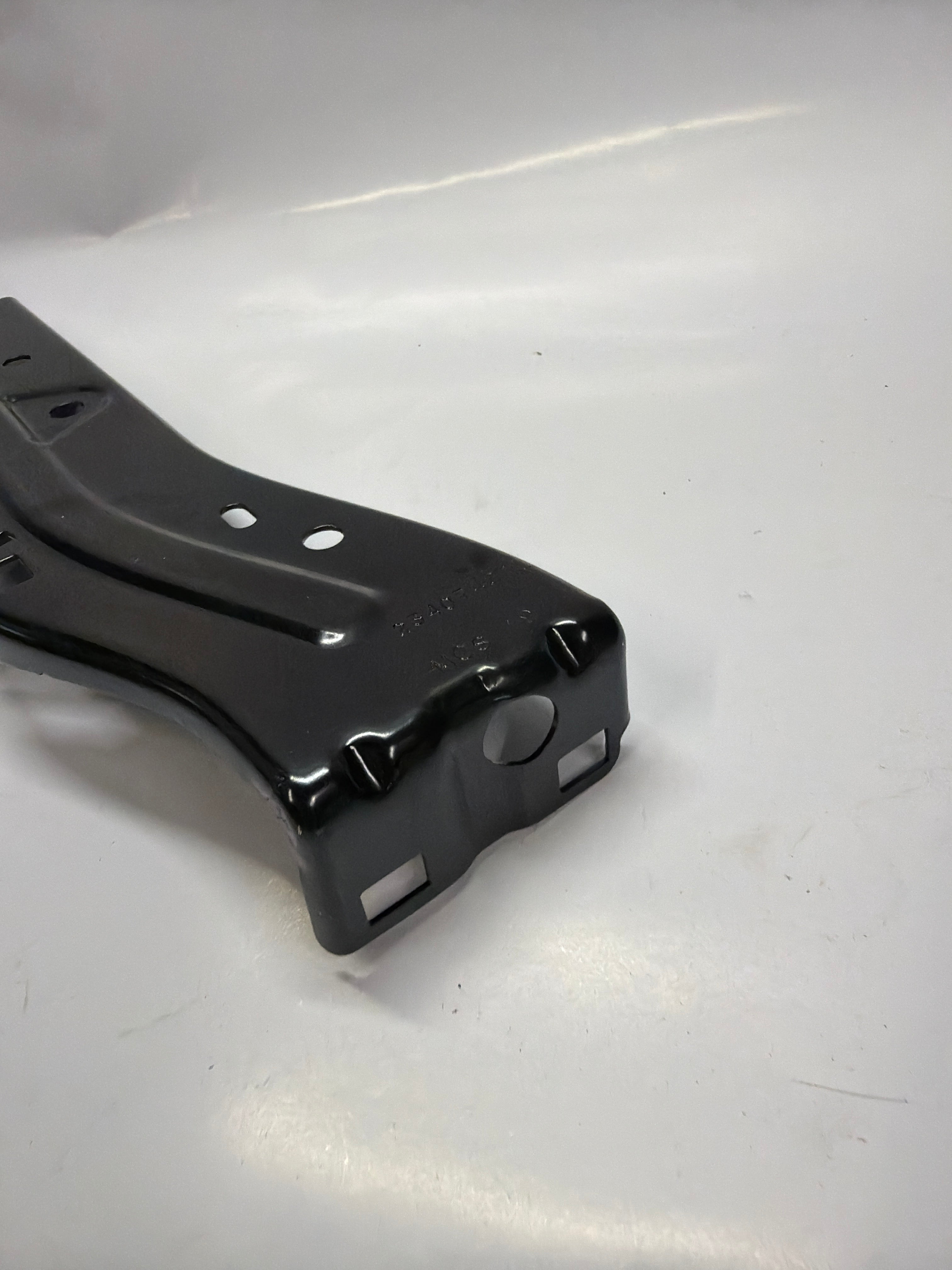 84199117 Genuine GM 16-23 Camaro Front Driver Side Fender Front Brace