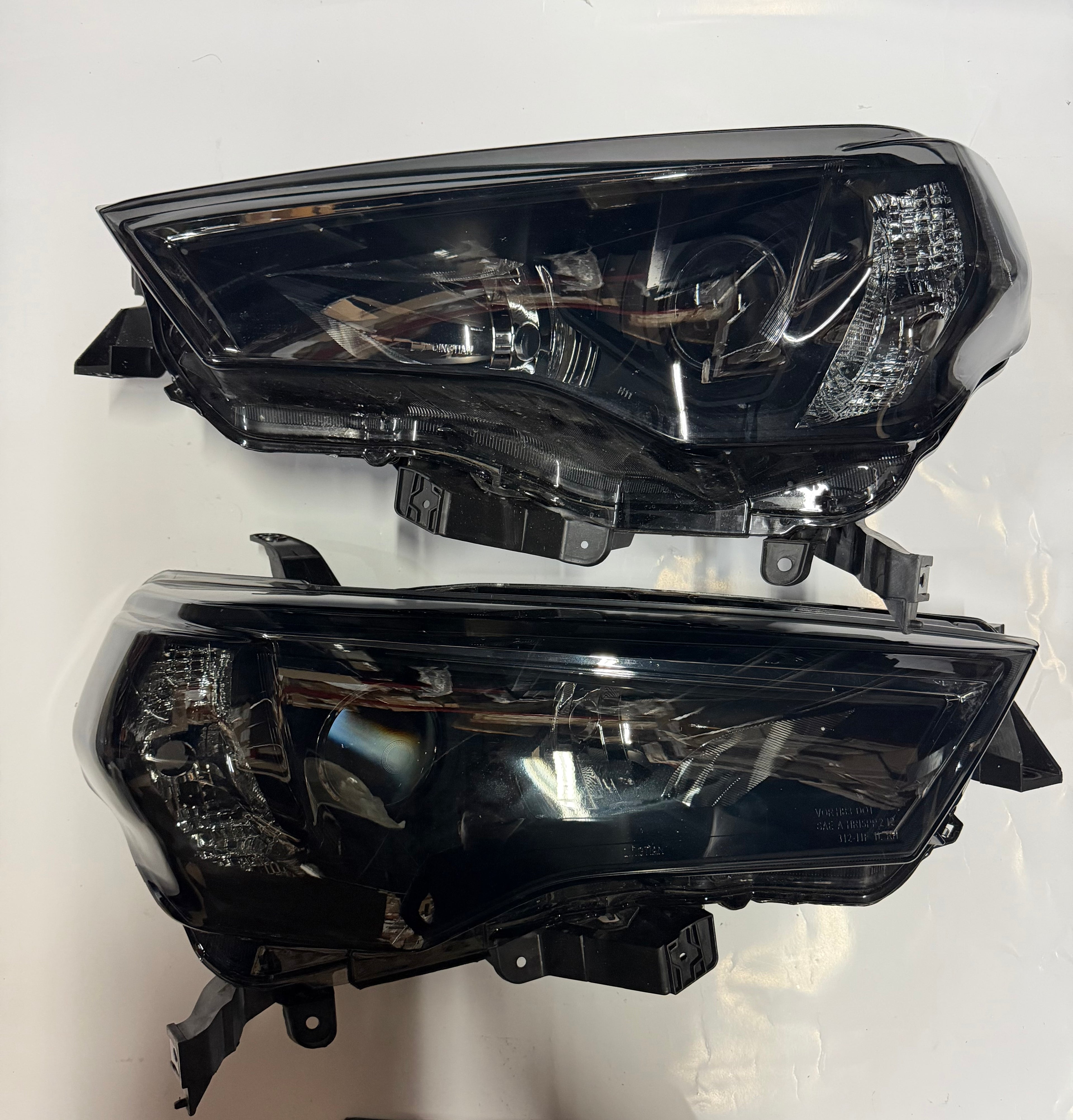 Open Box 14-20 TOYOTA 4RUNNER CHROME HOUSING HOUSING WITH SMOKED HEADLIGHTS