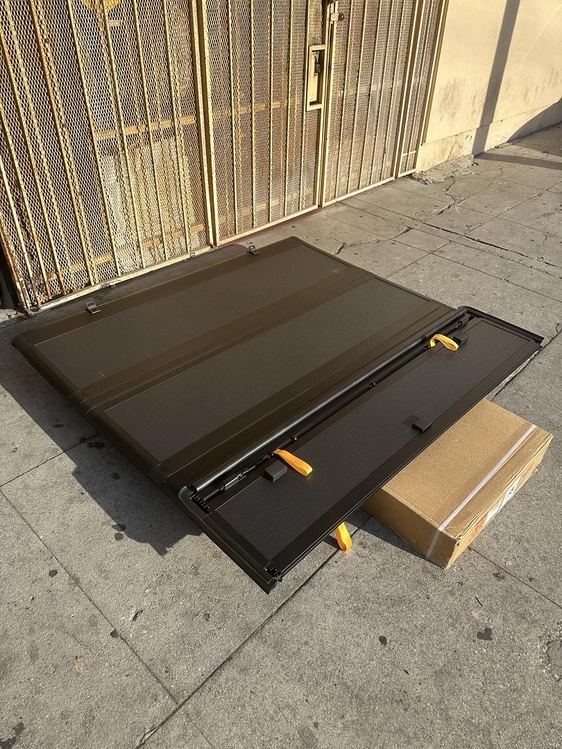 FLUSH-HARD-031 HARD FLUSH TRIFOLD BE COVER 5.8FT CHEVROLET GMC SILVERADO SIERRA