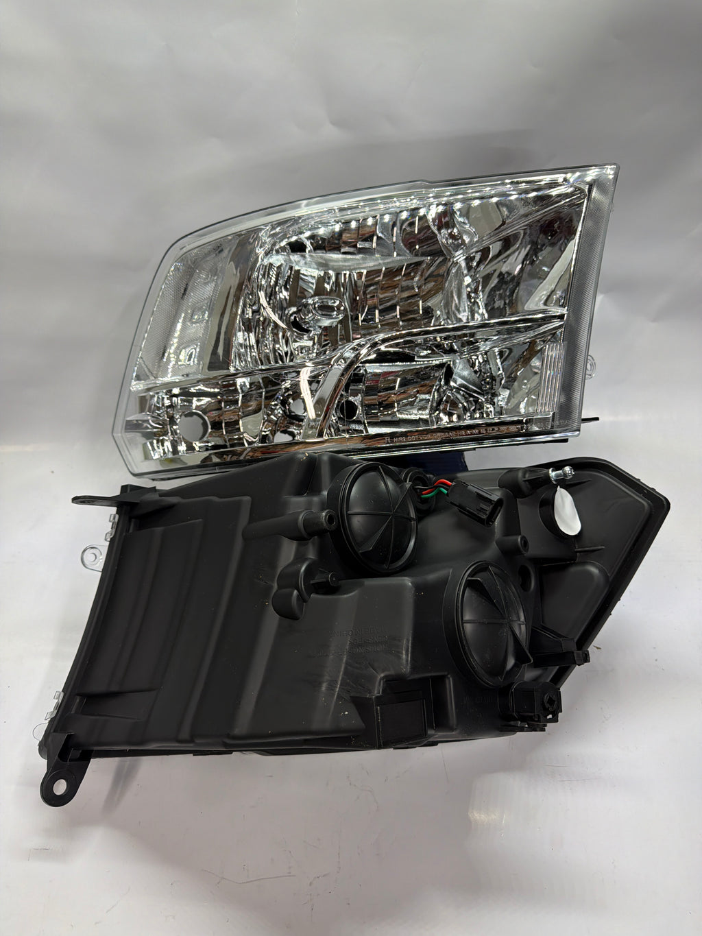 09-17 DODGE RAM 1500 10-17 DODGE RAM 2500 3500 CLEAR LENS CHROME HOUSING HEADLIGHTS
