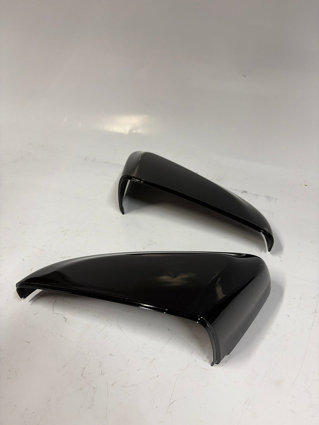 84809699k + 84809698k 21-25 CADILLAC CT4 LRFT AND RIGHT MIRROR COVERS