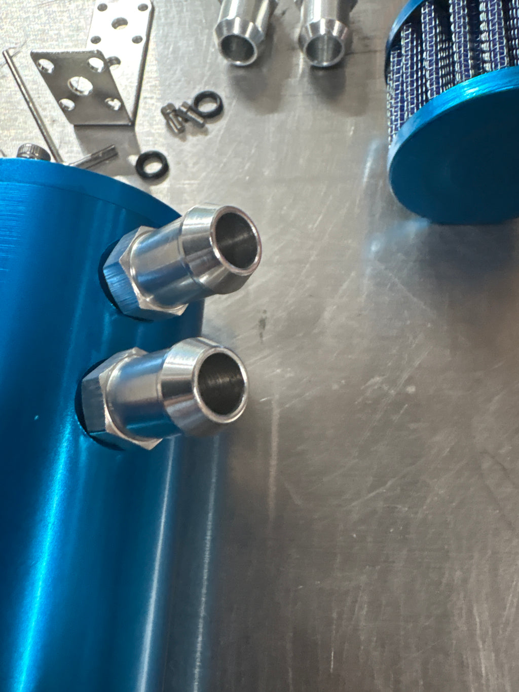 DNA Motoring Universal Blue Aluminum Oil Catch Can with Breather Filter - PT-ZTL-9044-BL