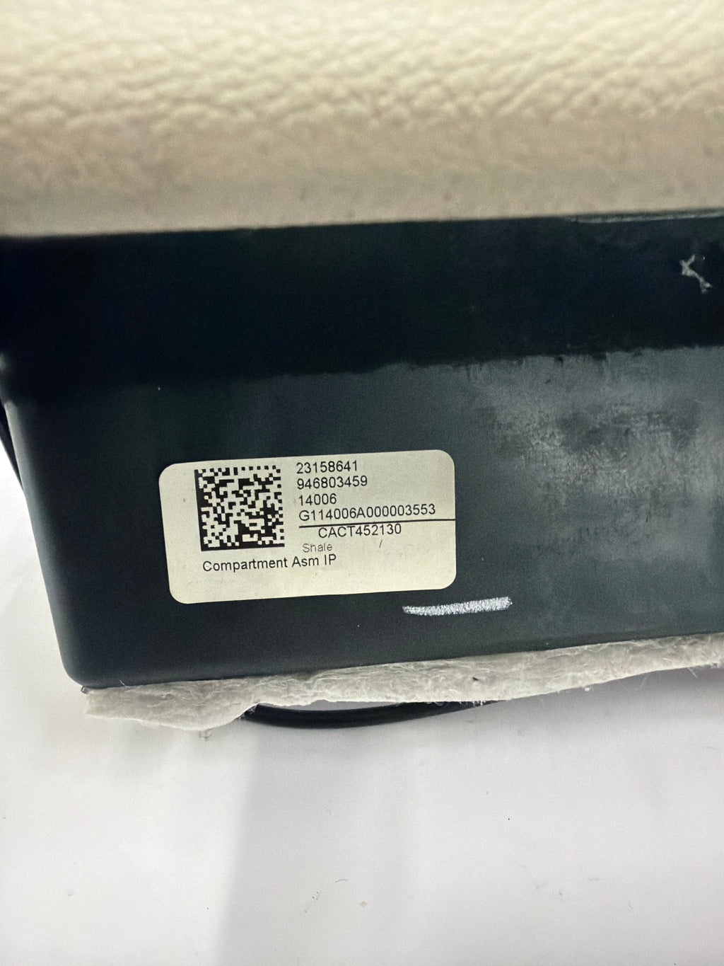 23158641 Shale Instrument Panel Compartment - GM GLOVE BOX 13-19 CADILLAC XTS