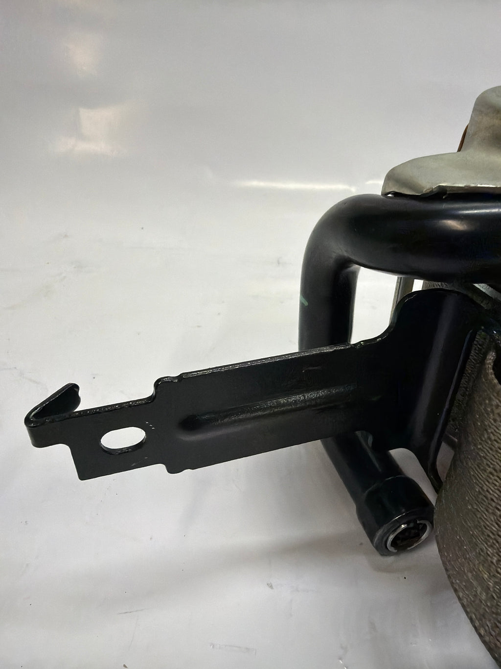 19351657 2015-2016 Chevrolet Silverado 1500 Right Passenger Seat Belt OEM A1