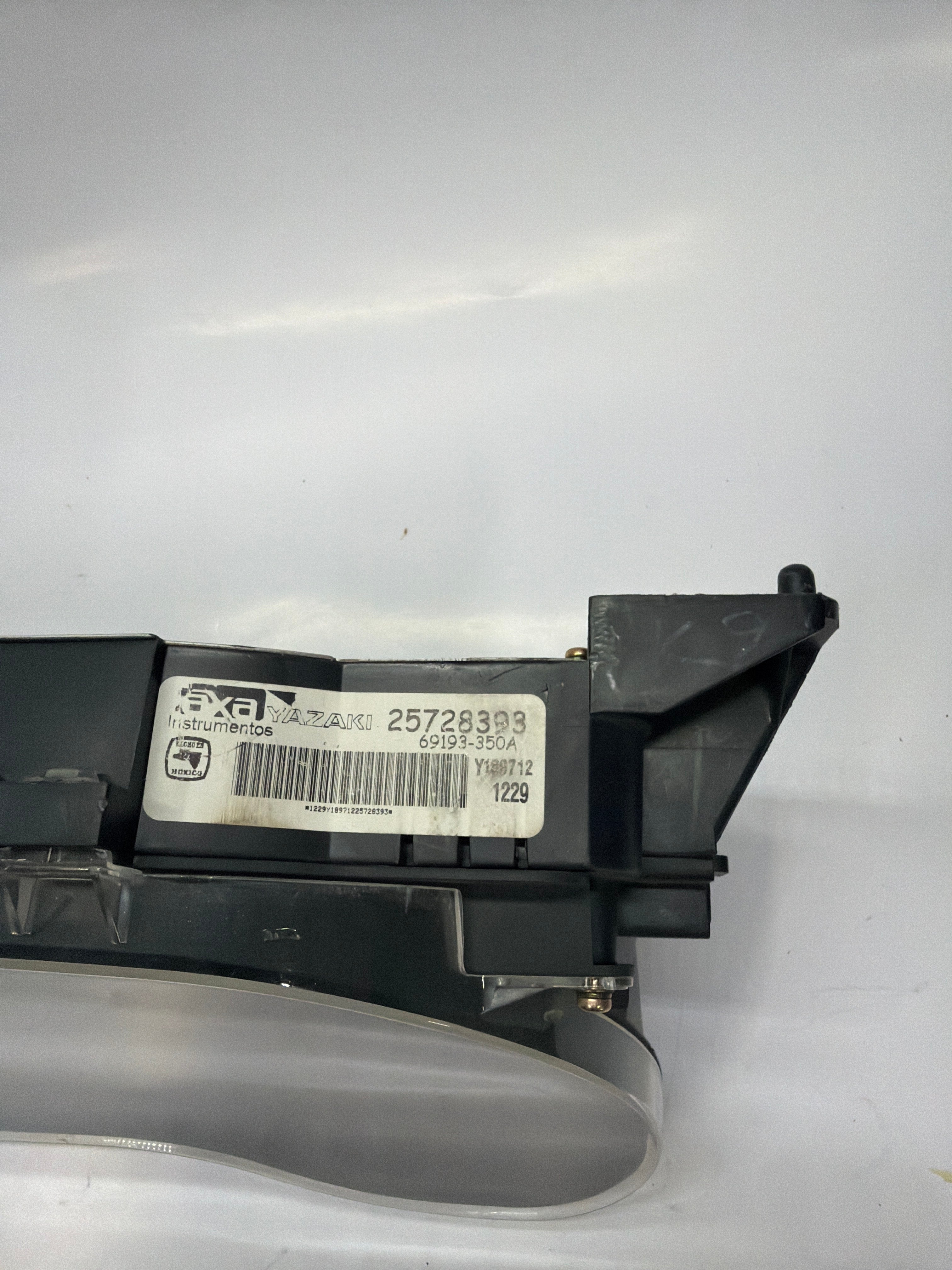 25728393 2001-2005 Cadillac DeVille Dash Instrument Cluster Speedometer Gauges
