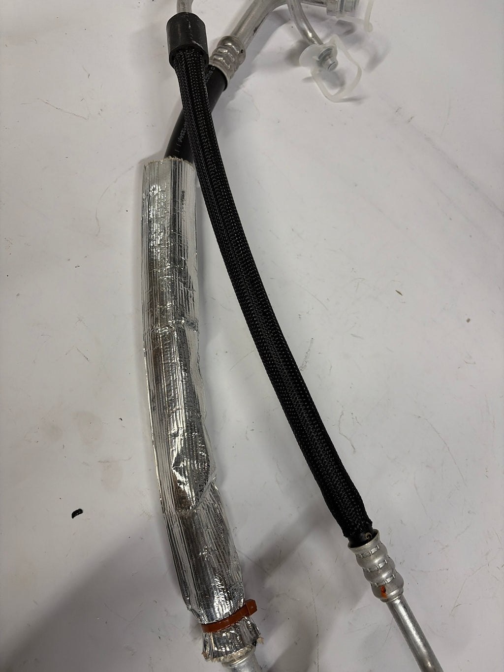 84571101 For 2018-2024 Chevy Equinox GMC Terrain 1.5L A/C Hose Assembly 84794652 4813474