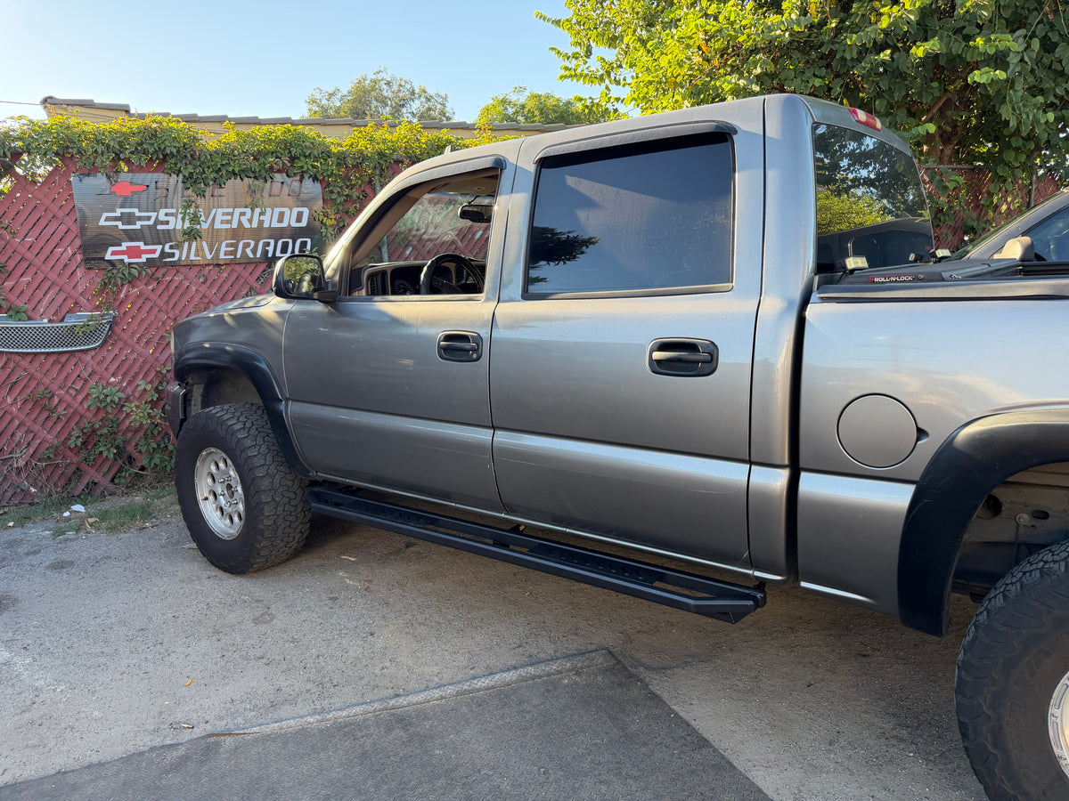 99-06 CHEVY SILVERADO / GMC SIERRA CREW CAB IARMOUR BLACK RUNNING BOARDS