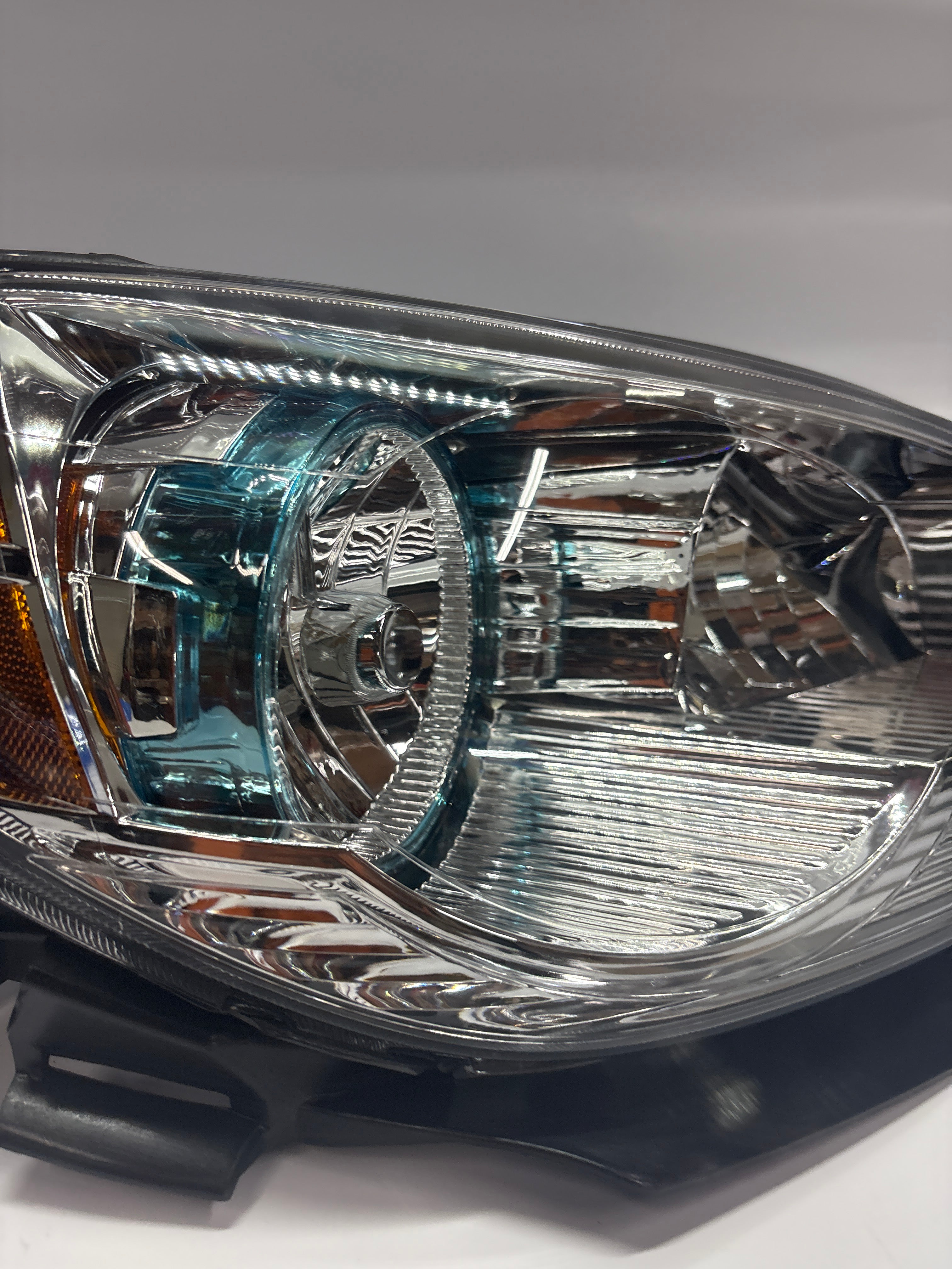 08-12 Chevy Malibu Chrome Amber Right Side Passenger Headlight