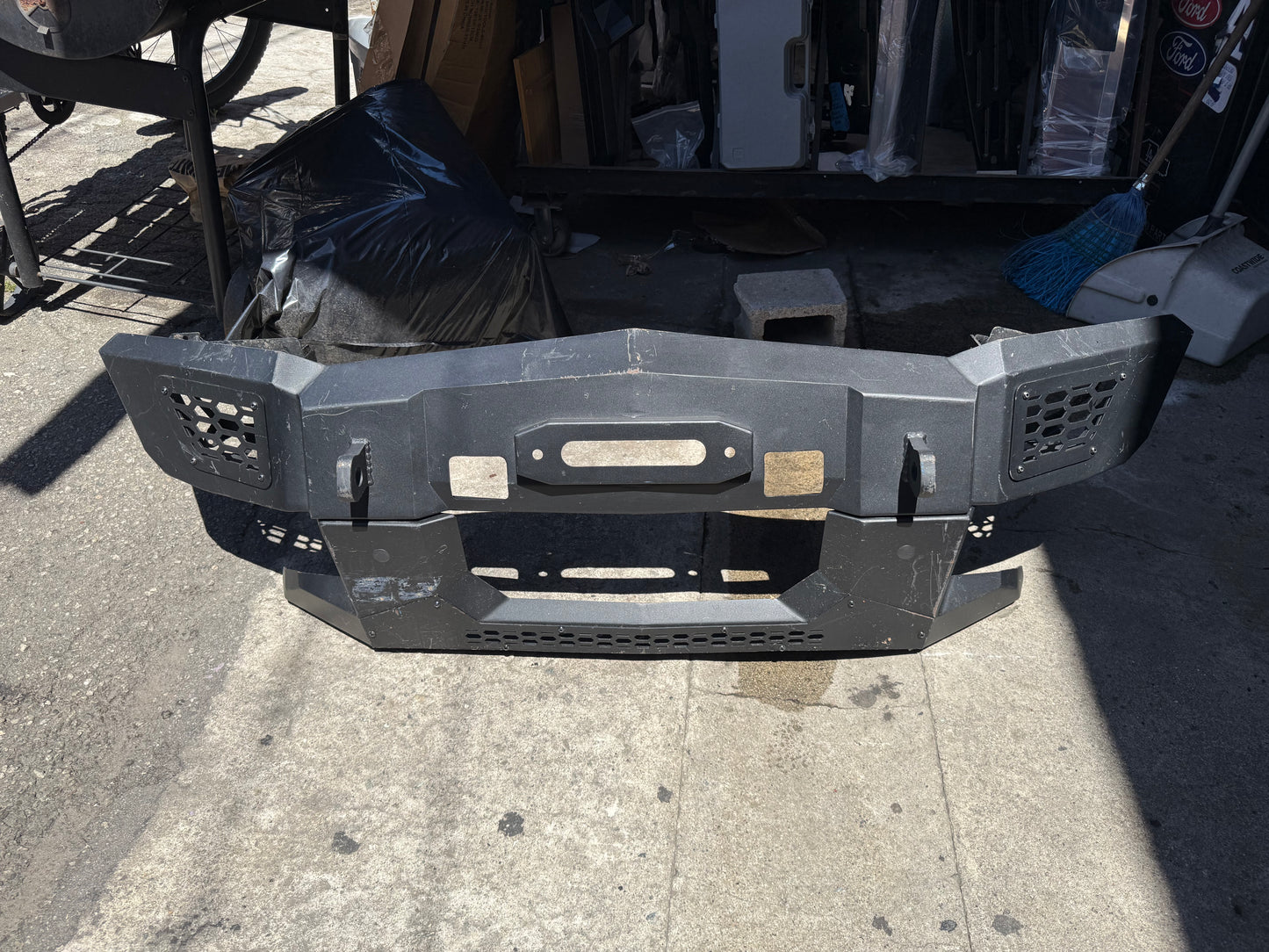 #98 Front 2pc bumper for 2019 Chevrolet Silverado GMC sierra 1500 black as is