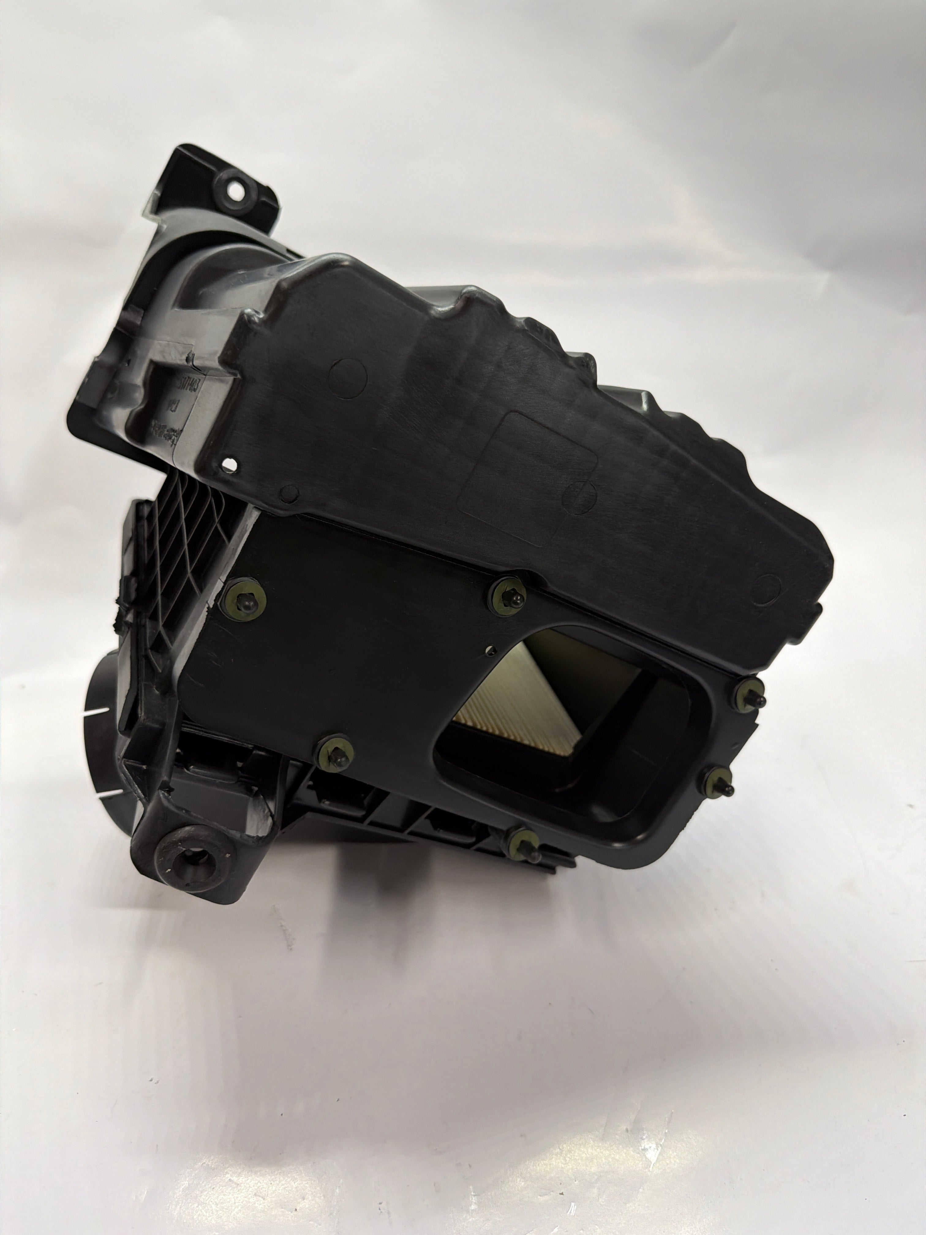 19201285 NEW OEM GM Engine Intake Air Cleaner Assembly CADILLAC Deville Seville 98-03