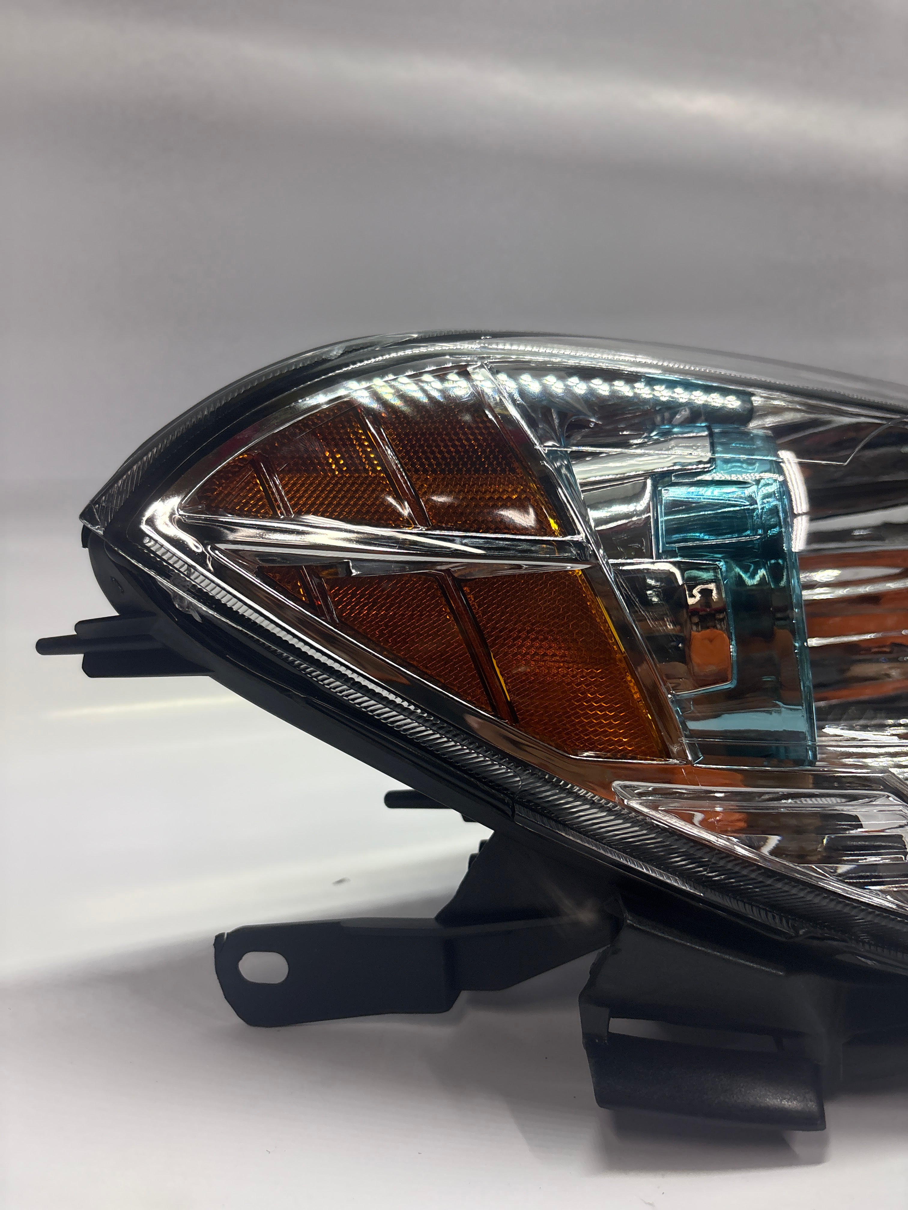 08-12 Chevy Malibu Chrome Amber Right Side Passenger Headlight