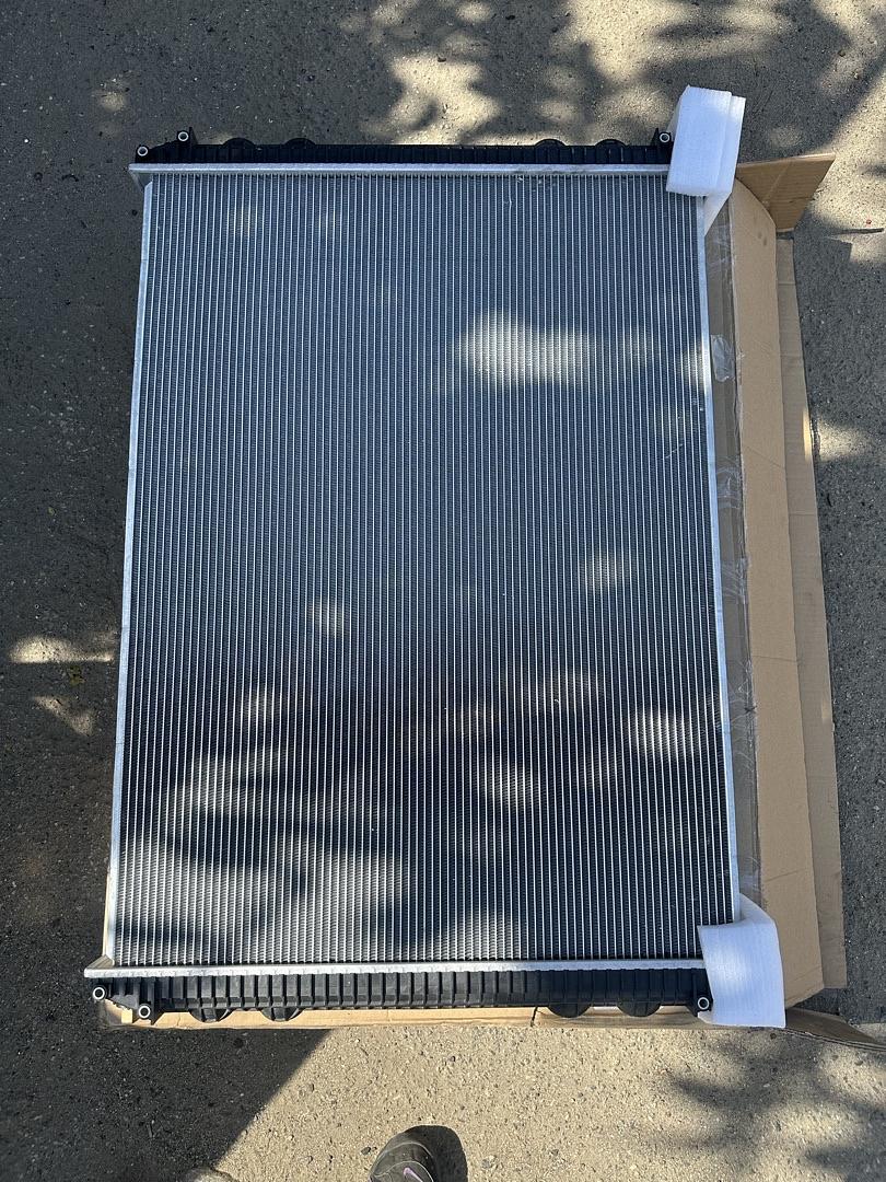 009 RADIATOR 03-07 FREIGHTLINER CENTURY CLASS COLUMBIA OEM-RA-FL-009