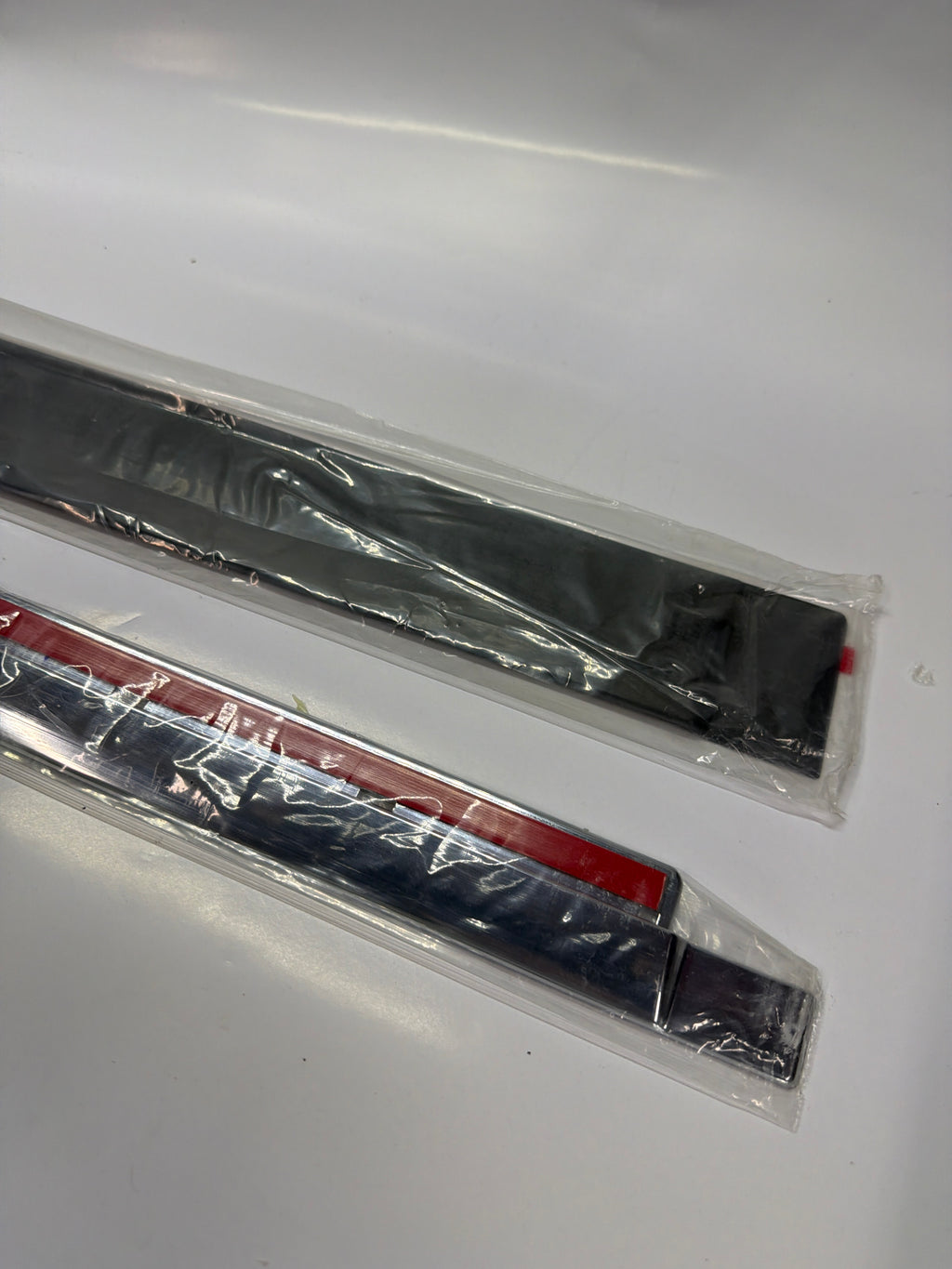15950533 2010-2014 YUKON XL SILVERADO SIERRA 2500 HD DOOR MOLDING REAR DRIVER SIDE WITH CHROME