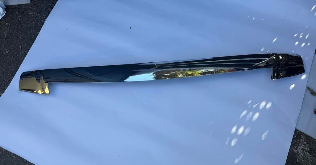19172571 | 2007 cadillac escalade Molded Hood Protector,Material:Chrome