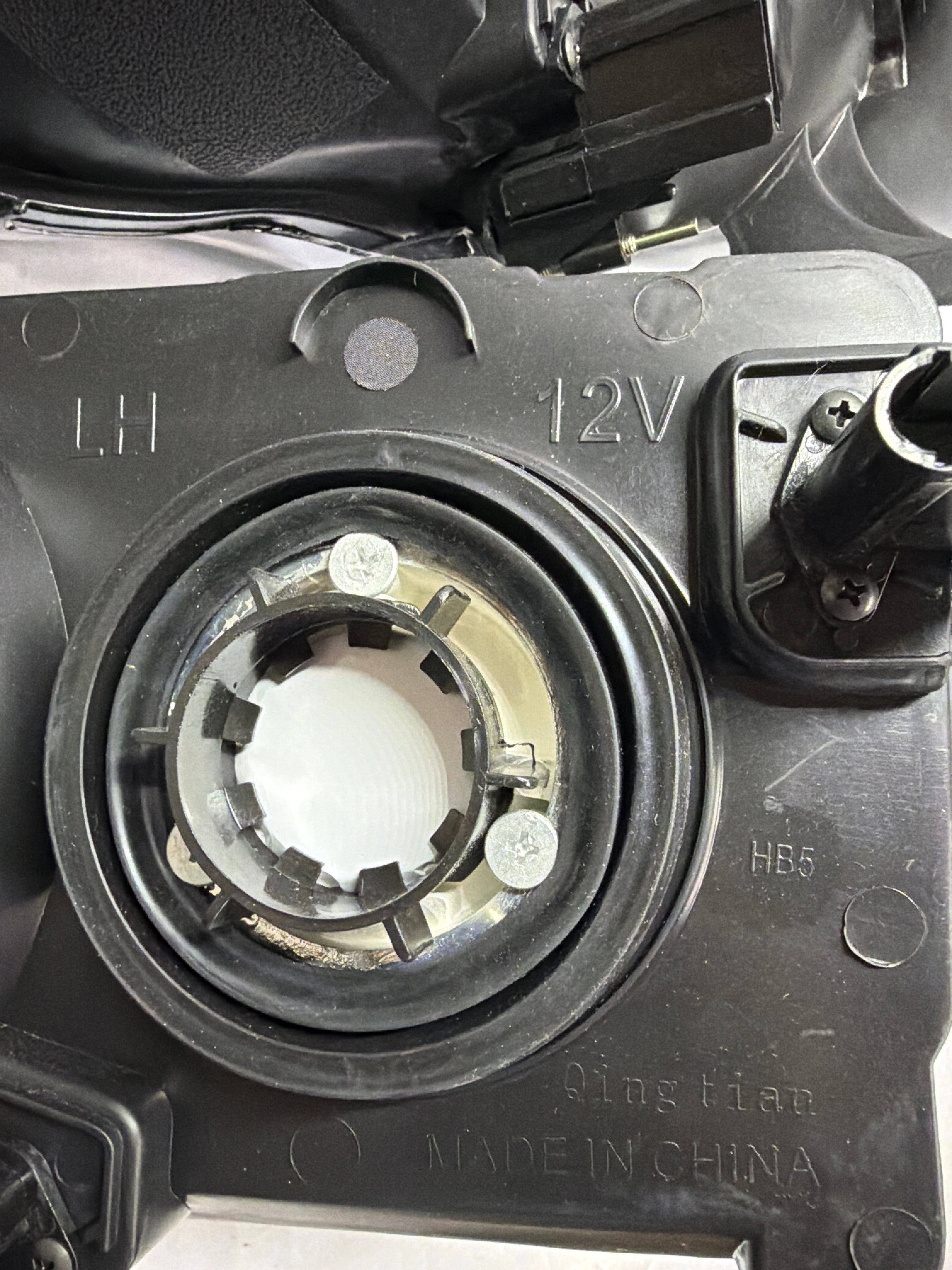 02-05 DODGE RAM 1500 black housing pair of headlights