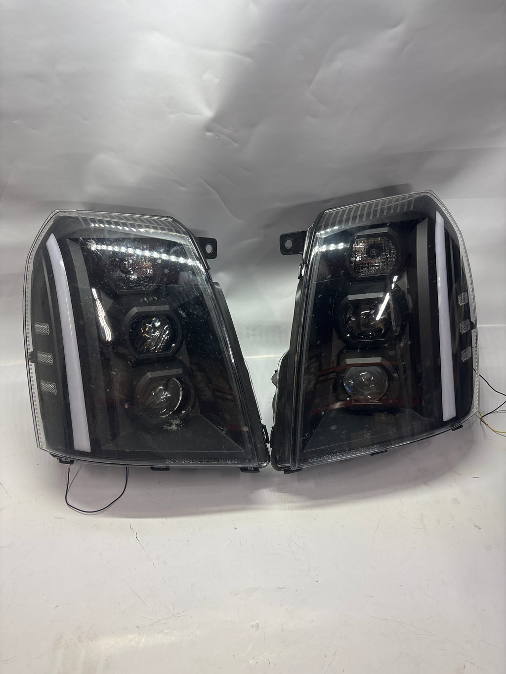 HL-LB-CE07-BK-CL1-ASIS 07-14 Cadillac Escalade Black Clear LED Headlights USED