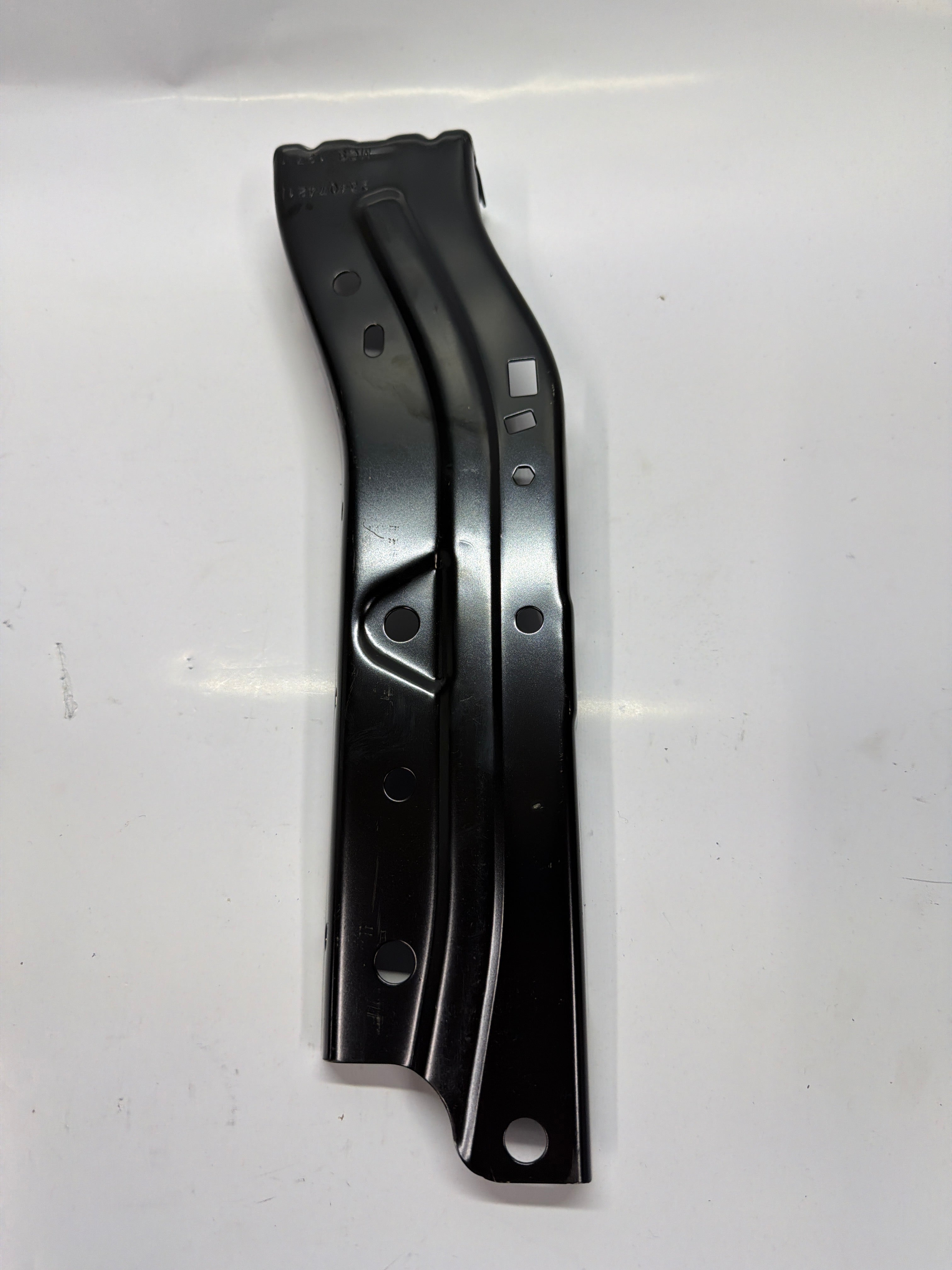 84199117 Genuine GM 16-23 Camaro Front Driver Side Fender Front Brace