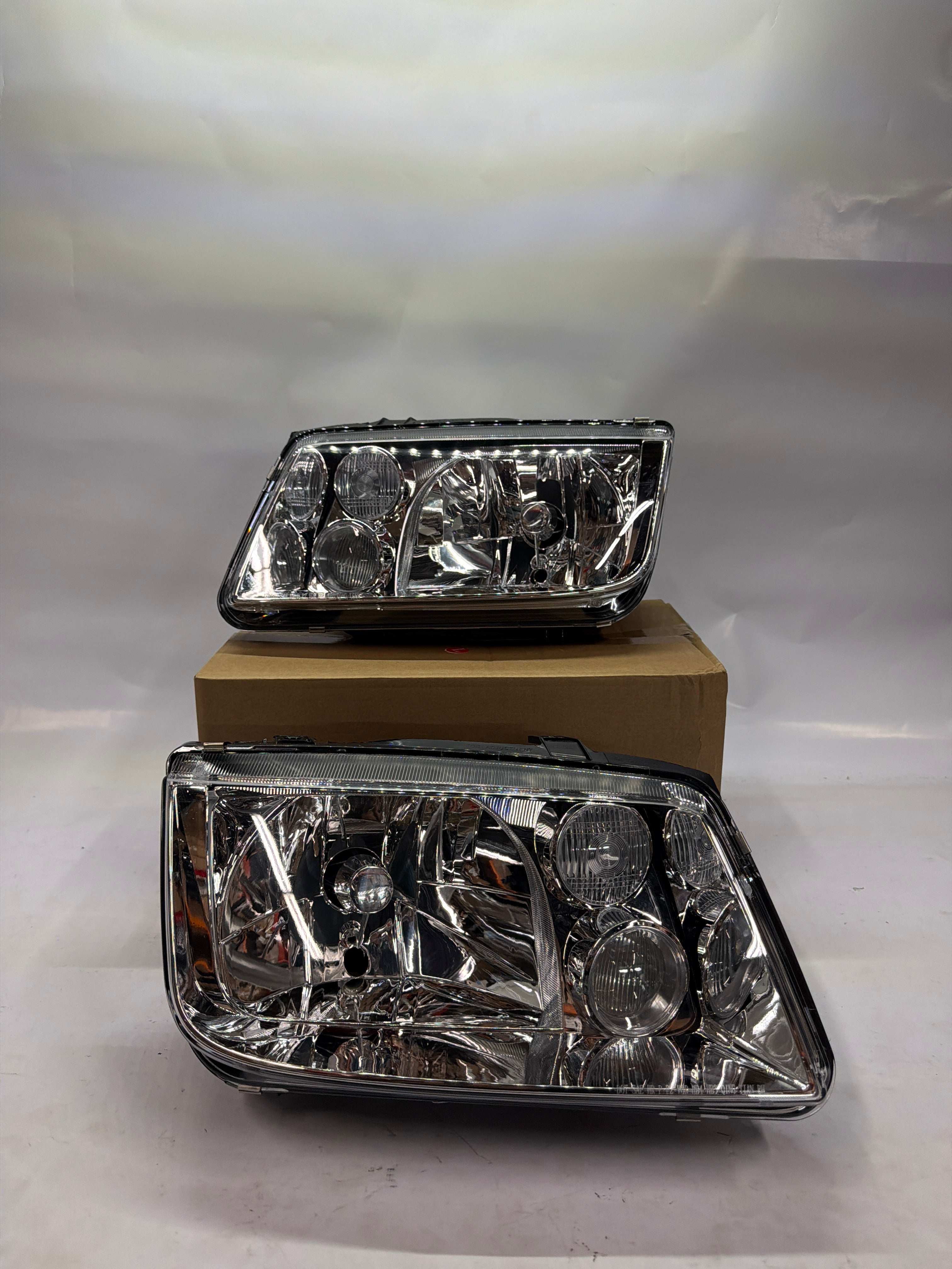 99-05 VOLKSWAGEN JETTA CHROME PAIR HEADLIGHTS