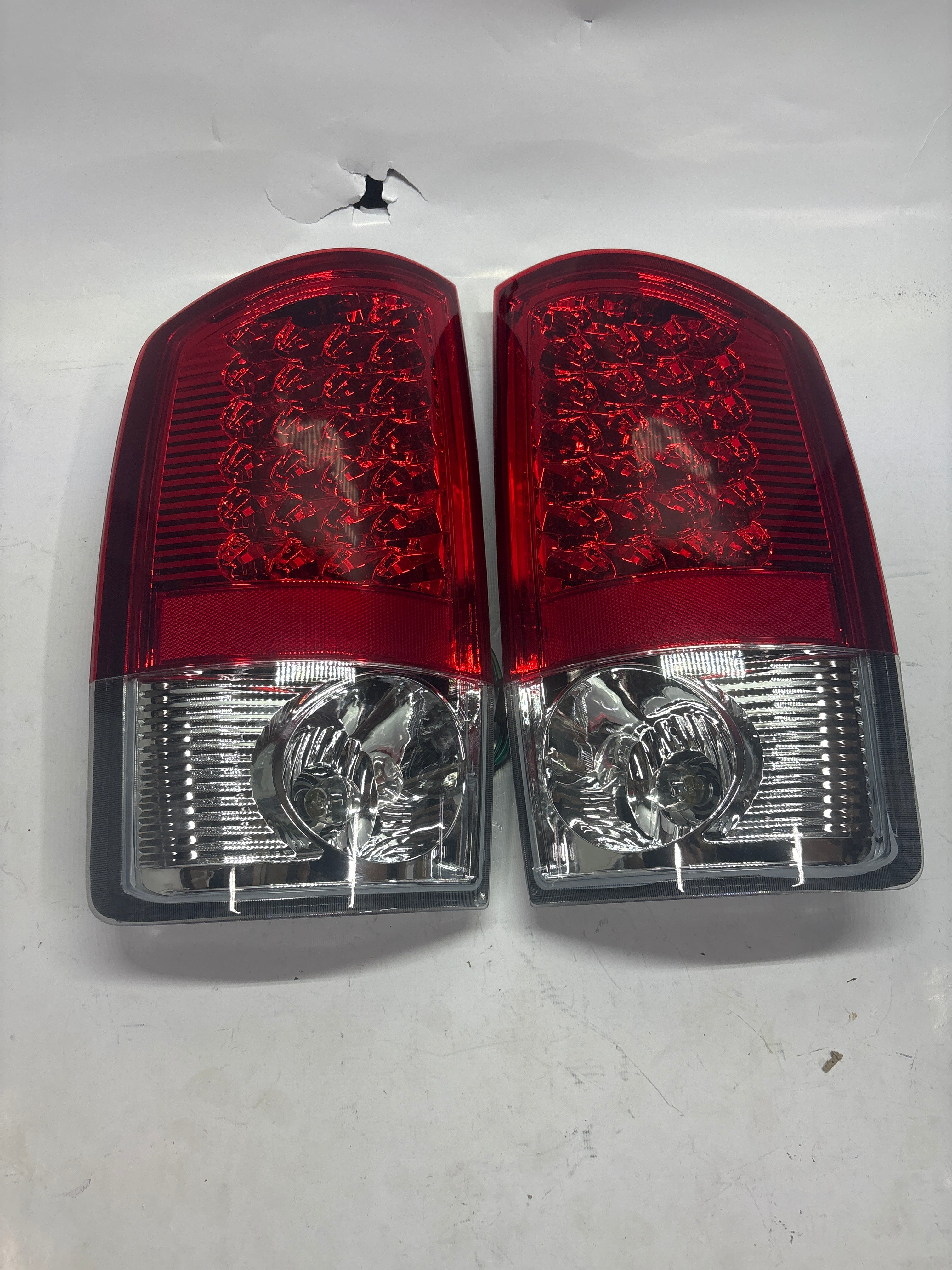 02-06 DODGE RAM red led taillights chrome