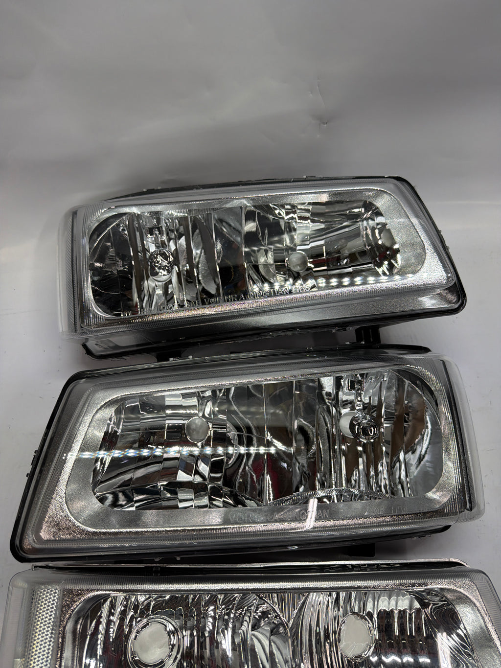 03-06 CHEVY SILVERADO / AVALANCHE chrome clear