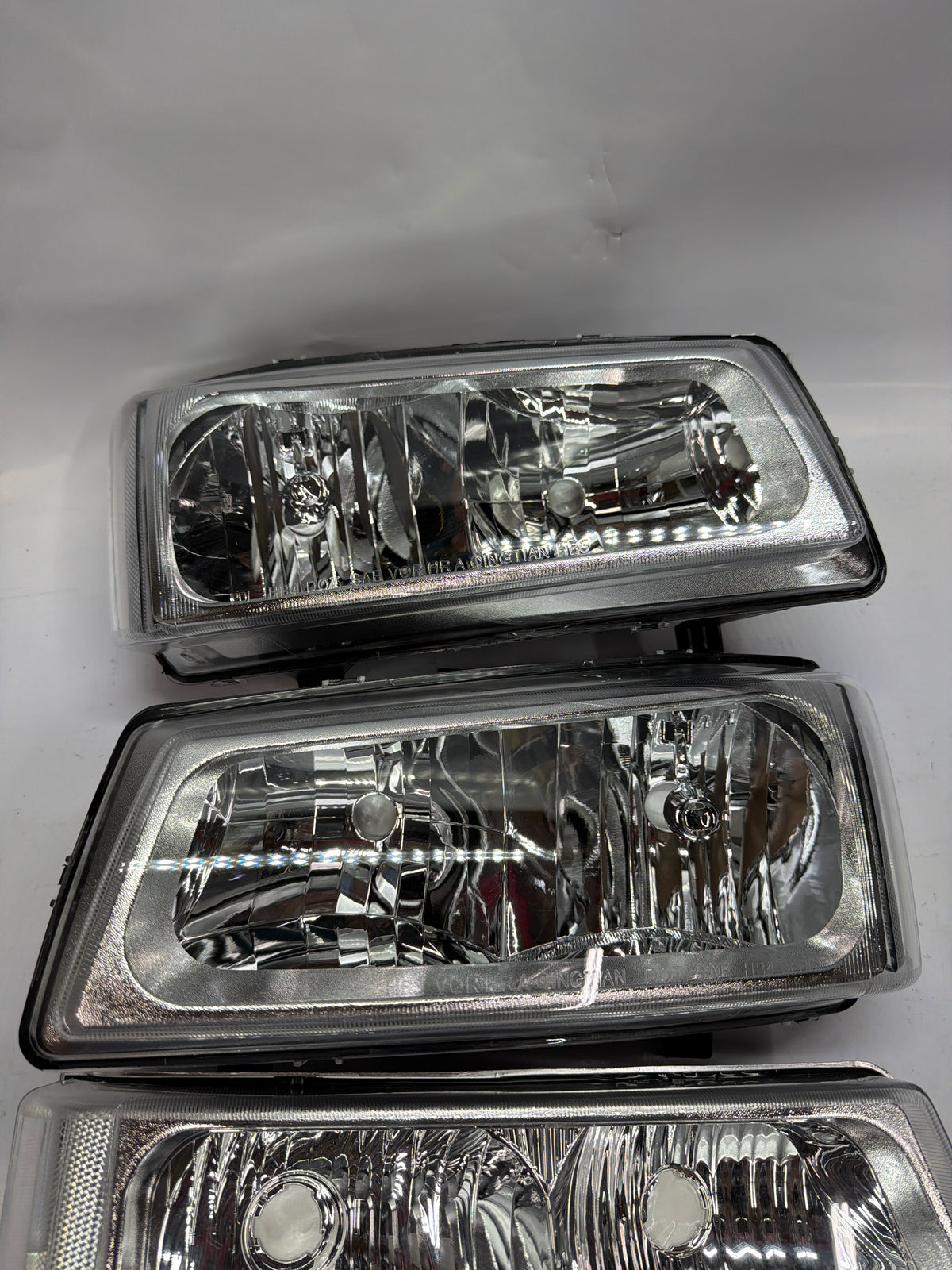 03-06 CHEVY SILVERADO / AVALANCHE chrome clear