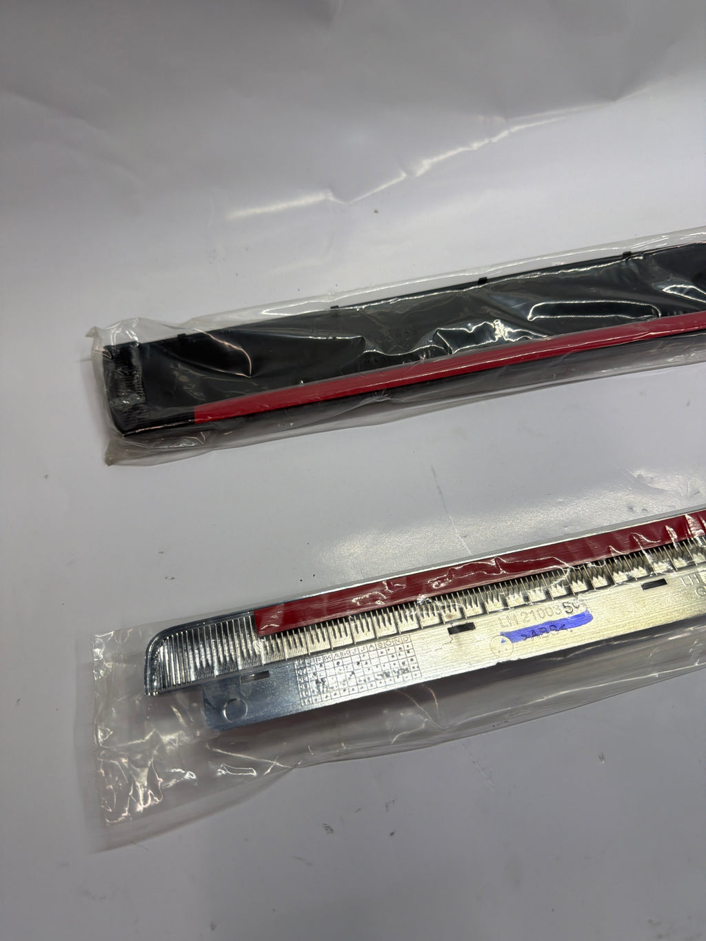 15950533 2010-2014 YUKON XL SILVERADO SIERRA 2500 HD DOOR MOLDING REAR DRIVER SIDE WITH CHROME