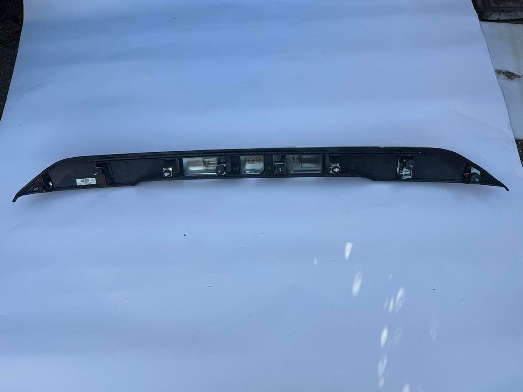 84173554 | 2017-2019 GMC Acadia Applique Assembly, Rear Clsr Ctr *Nightrider Cm