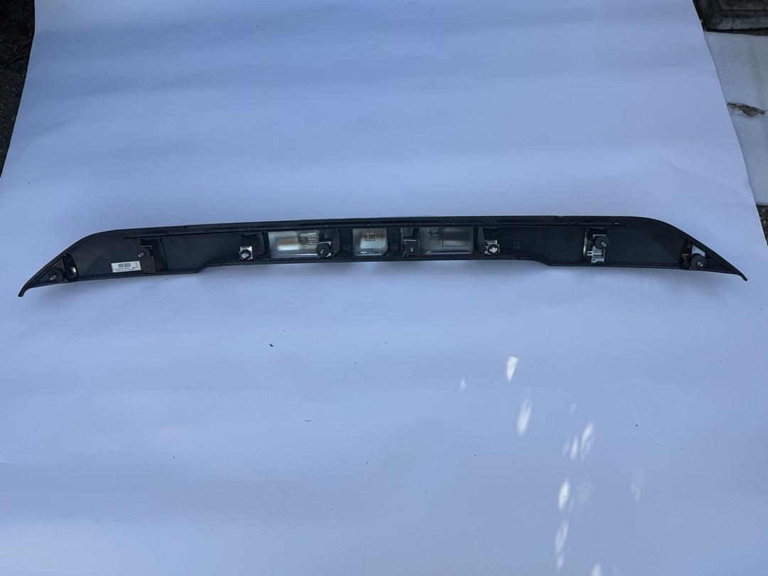 84173554 | 2017-2019 GMC Acadia Applique Assembly, Rear Clsr Ctr *Nightrider Cm