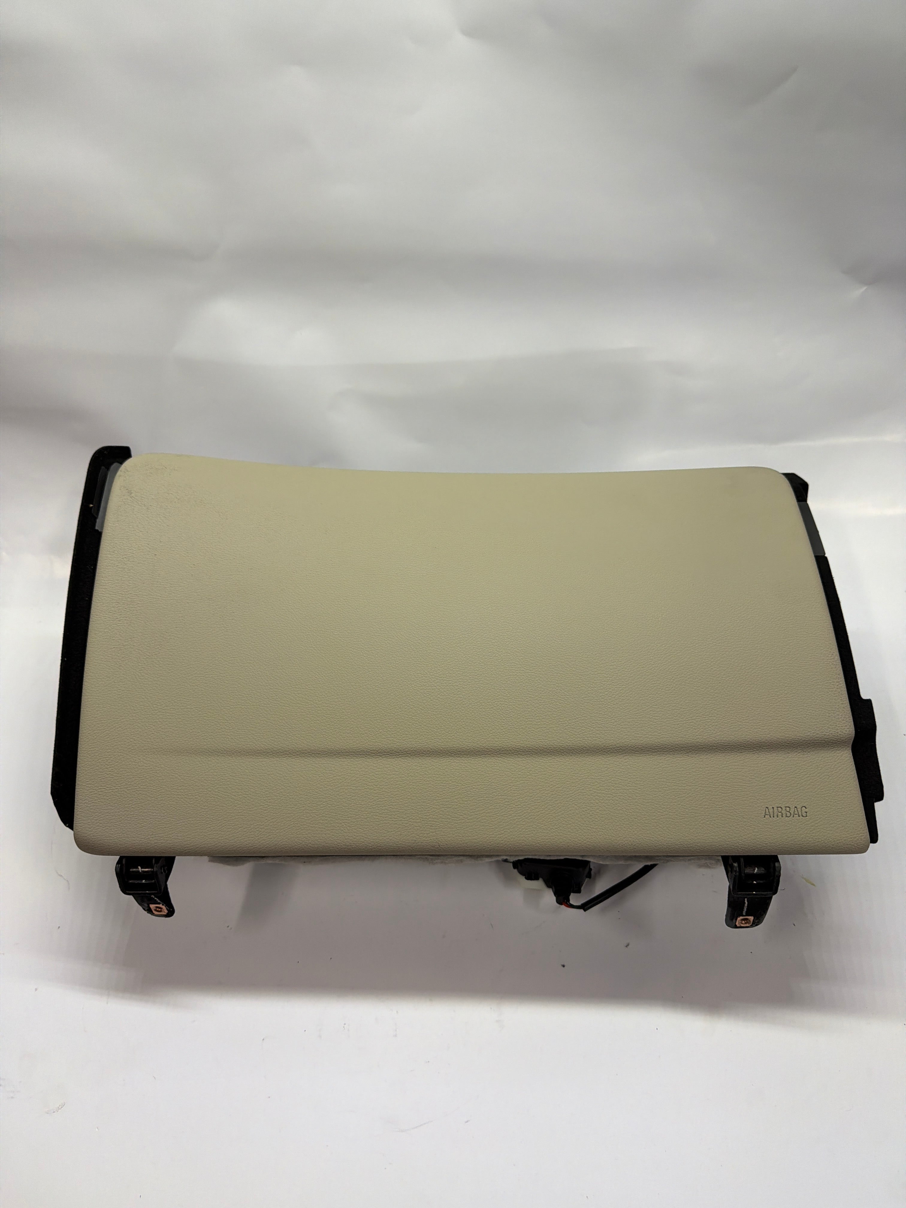23158641 Shale Instrument Panel Compartment - GM GLOVE BOX 13-19 CADILLAC XTS