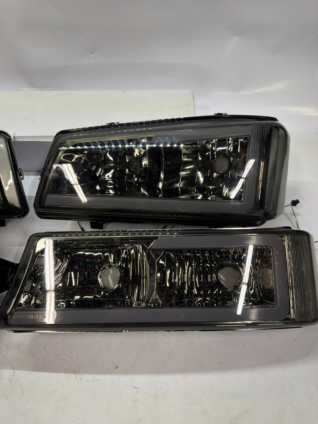 03-06 CHEVY SILVERADO SMOKED CLEAR HEADLIGHTS LED 3D