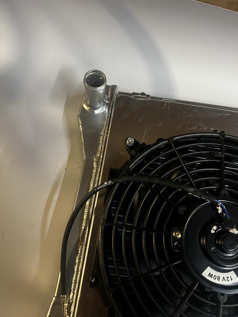 3 ROW RADIATOR WITH FAN SHROUD 82-92 CAMARO FIREBIRD TRANS AM 2.5L 3.1L 3.8L V6 V8 RA+FS-CAMARO82-3