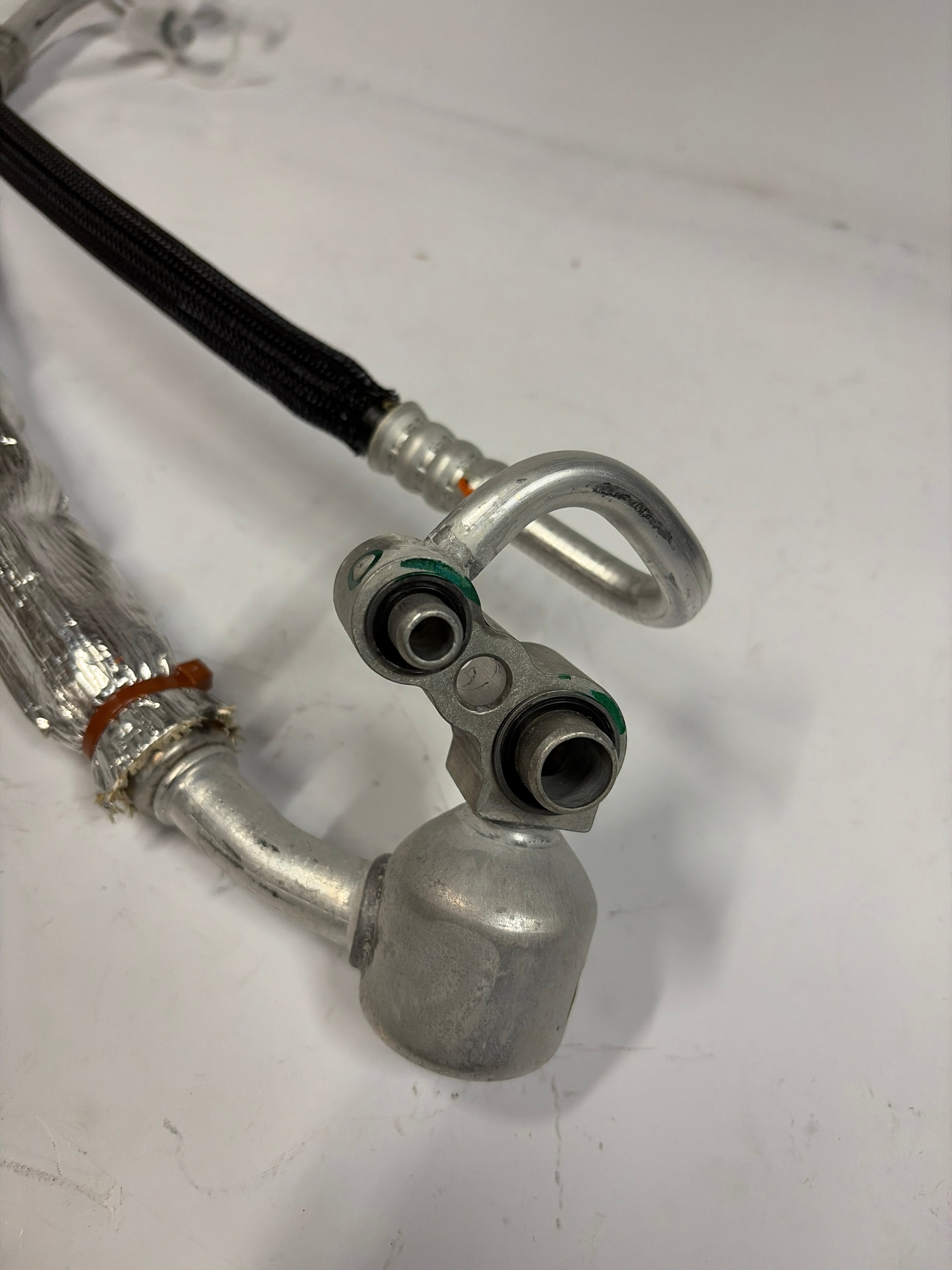84571101 For 2018-2024 Chevy Equinox GMC Terrain 1.5L A/C Hose Assembly 84794652 4813474