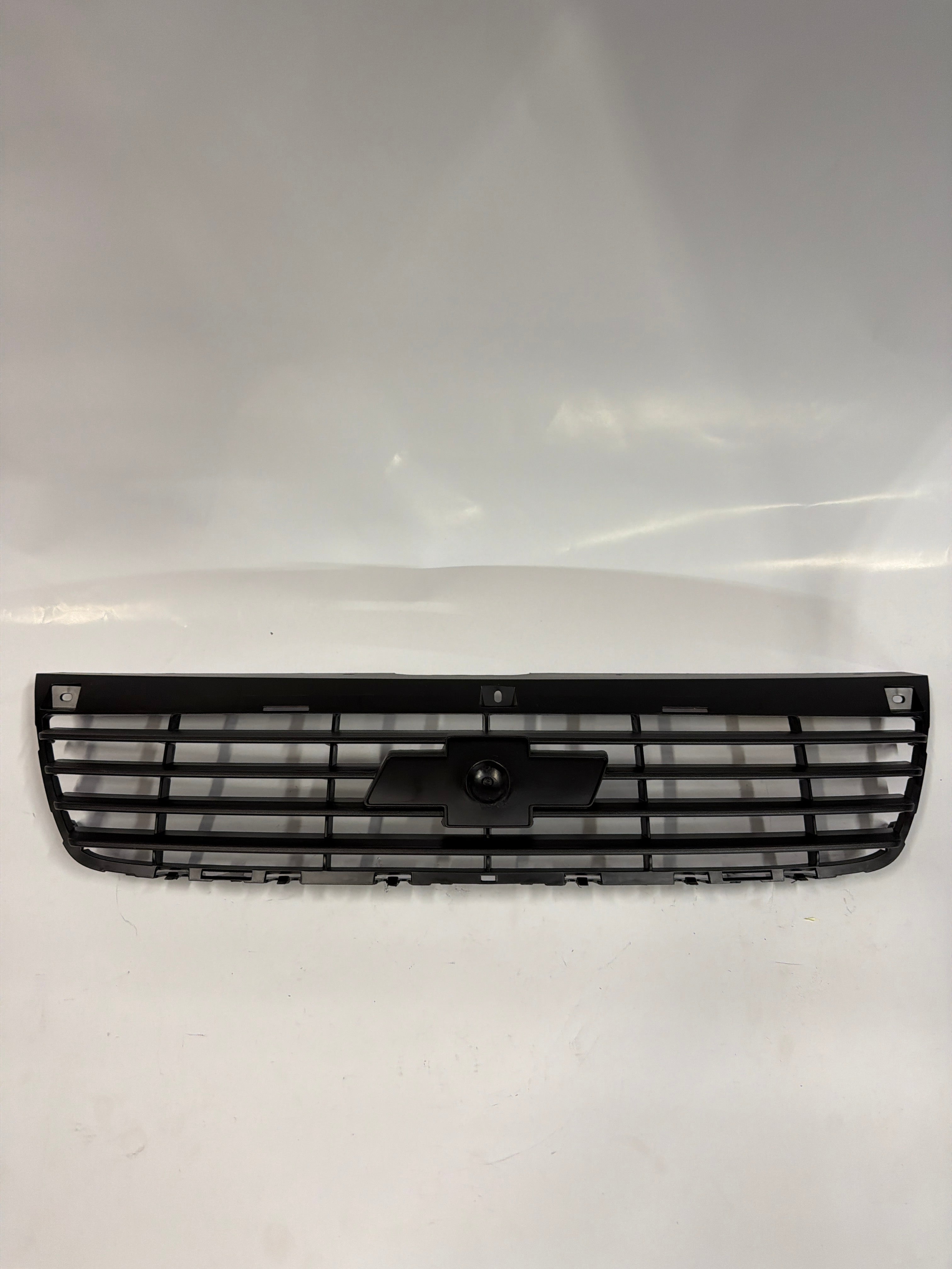 15266336 Bumper Grille For 2006-2008 Chevrolet Malibu Upper Black Shell Insert