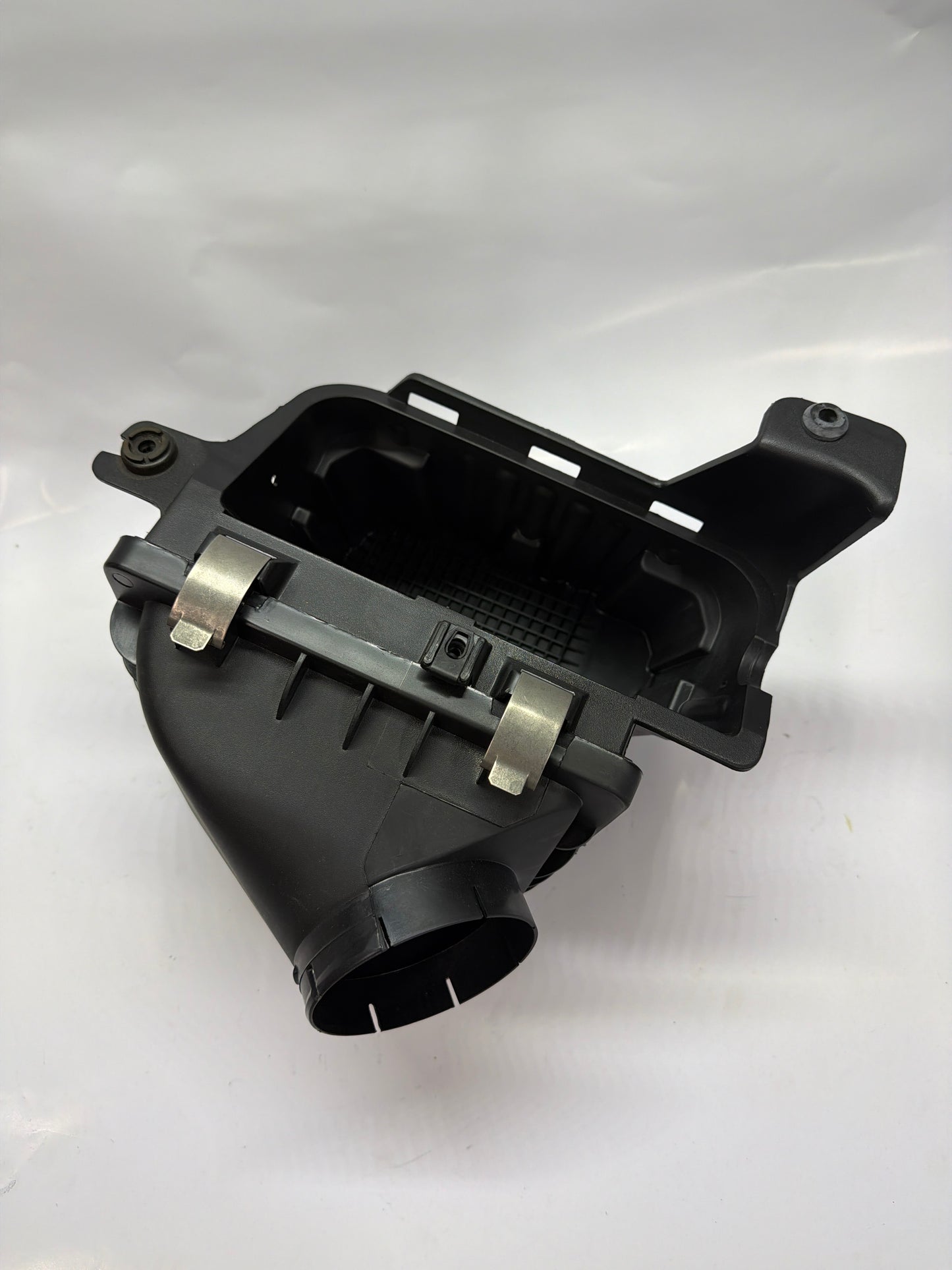19201285 NEW OEM GM Engine Intake Air Cleaner Assembly 19201285 Deville Seville 98-03