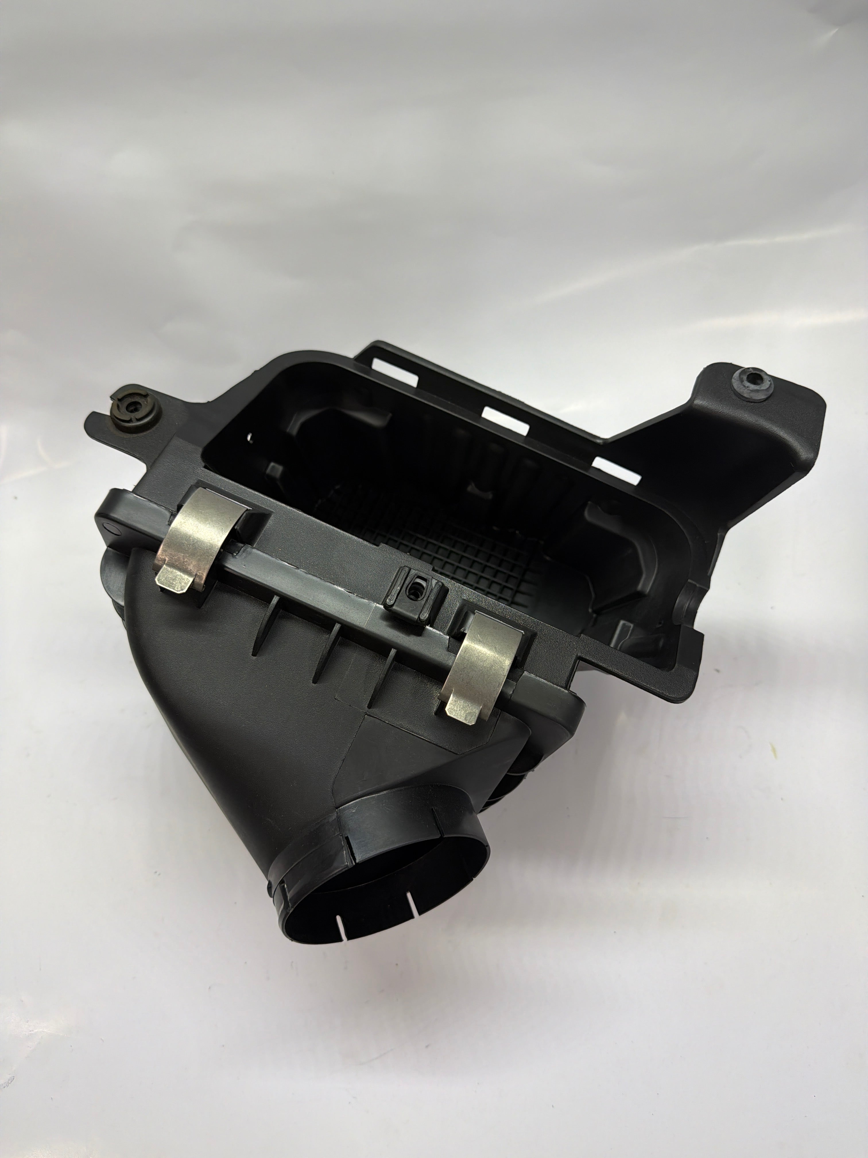 19201285 NEW OEM GM Engine Intake Air Cleaner Assembly CADILLAC Deville Seville 98-03