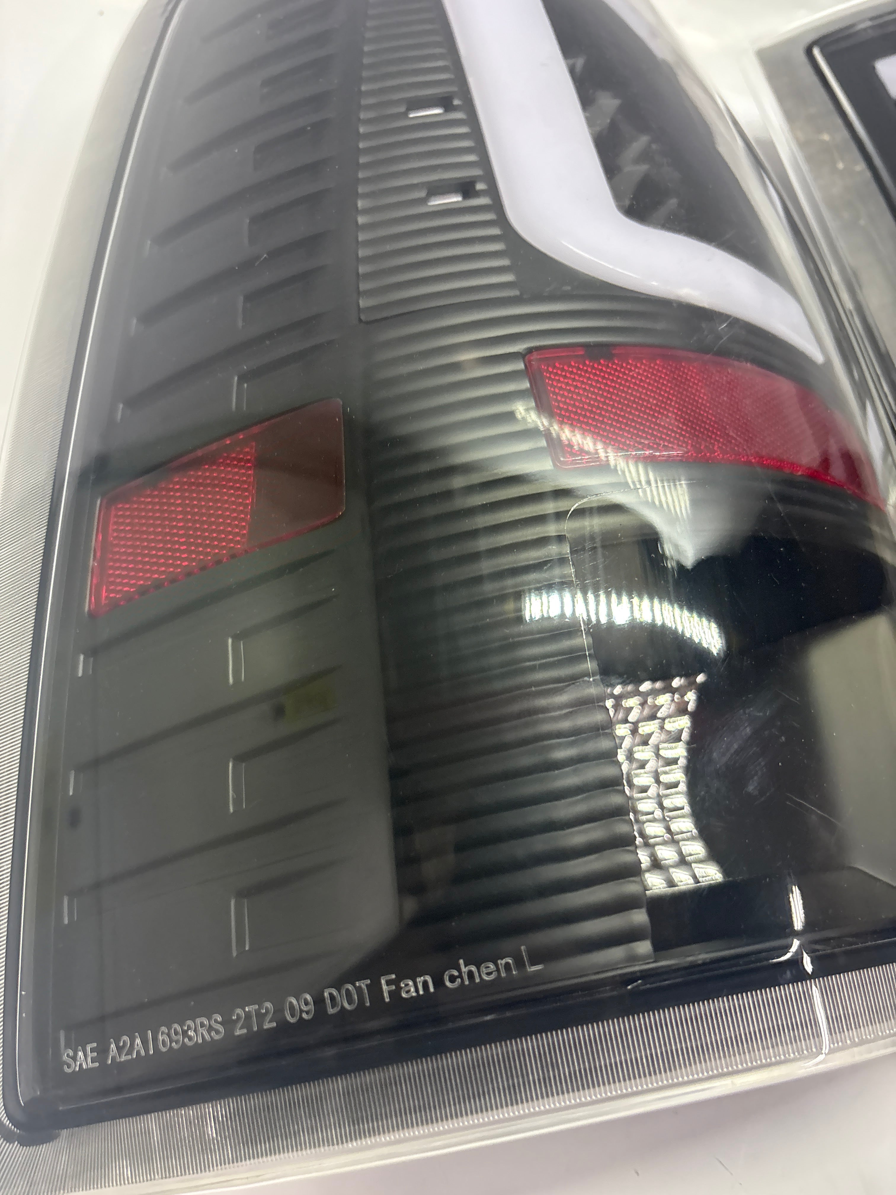 TL-DRAM09-LED-3D-BL-CL-ASIS 09-17 Dodge Ram Black Clear 3D LED AS IS USED Taillights